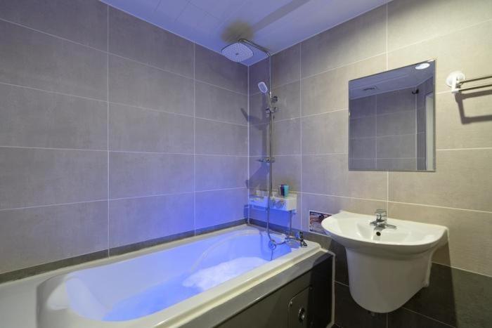 Double Room With Spa Bath photo 2