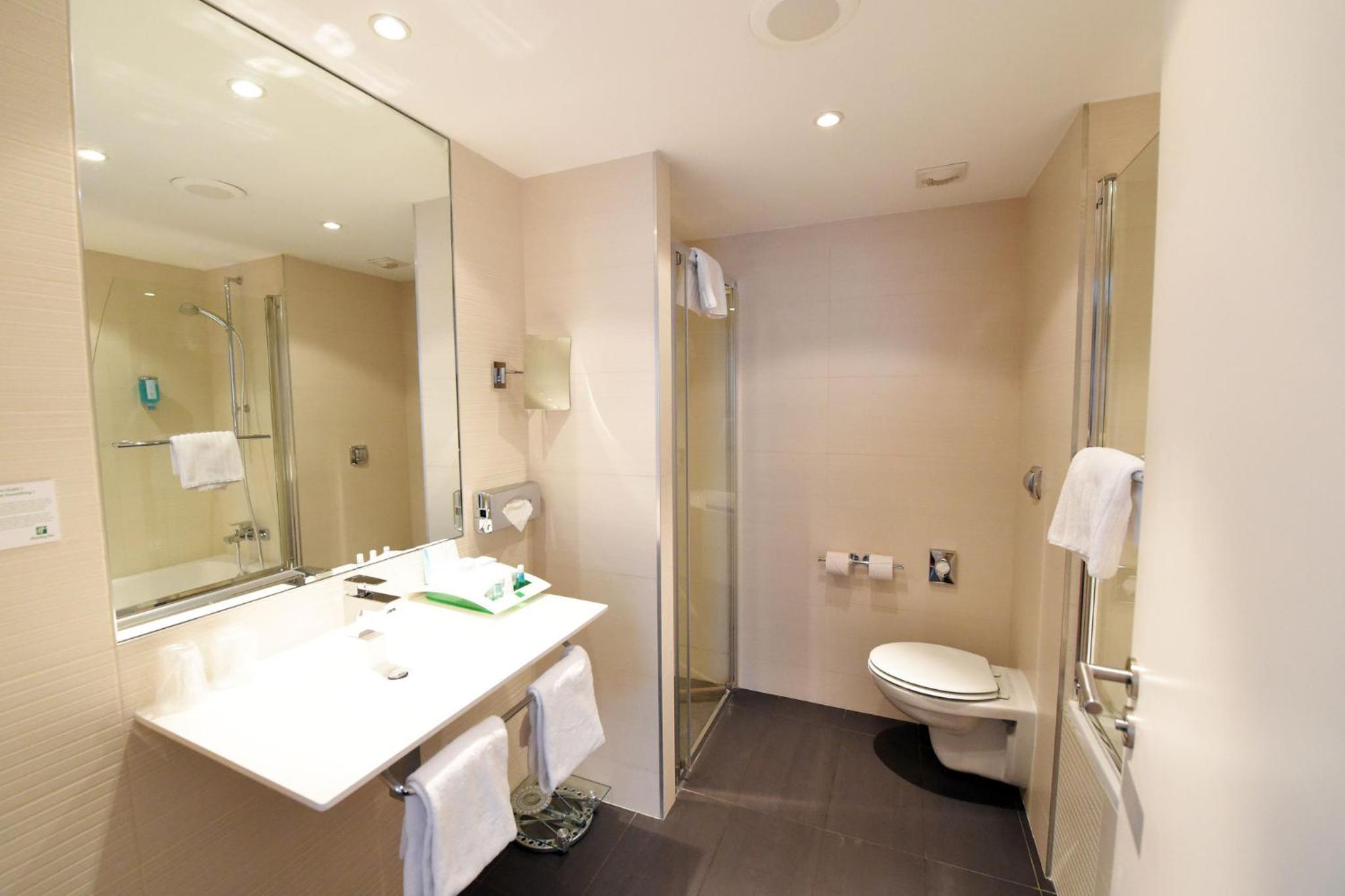 Premium Queen Room - Photo 2