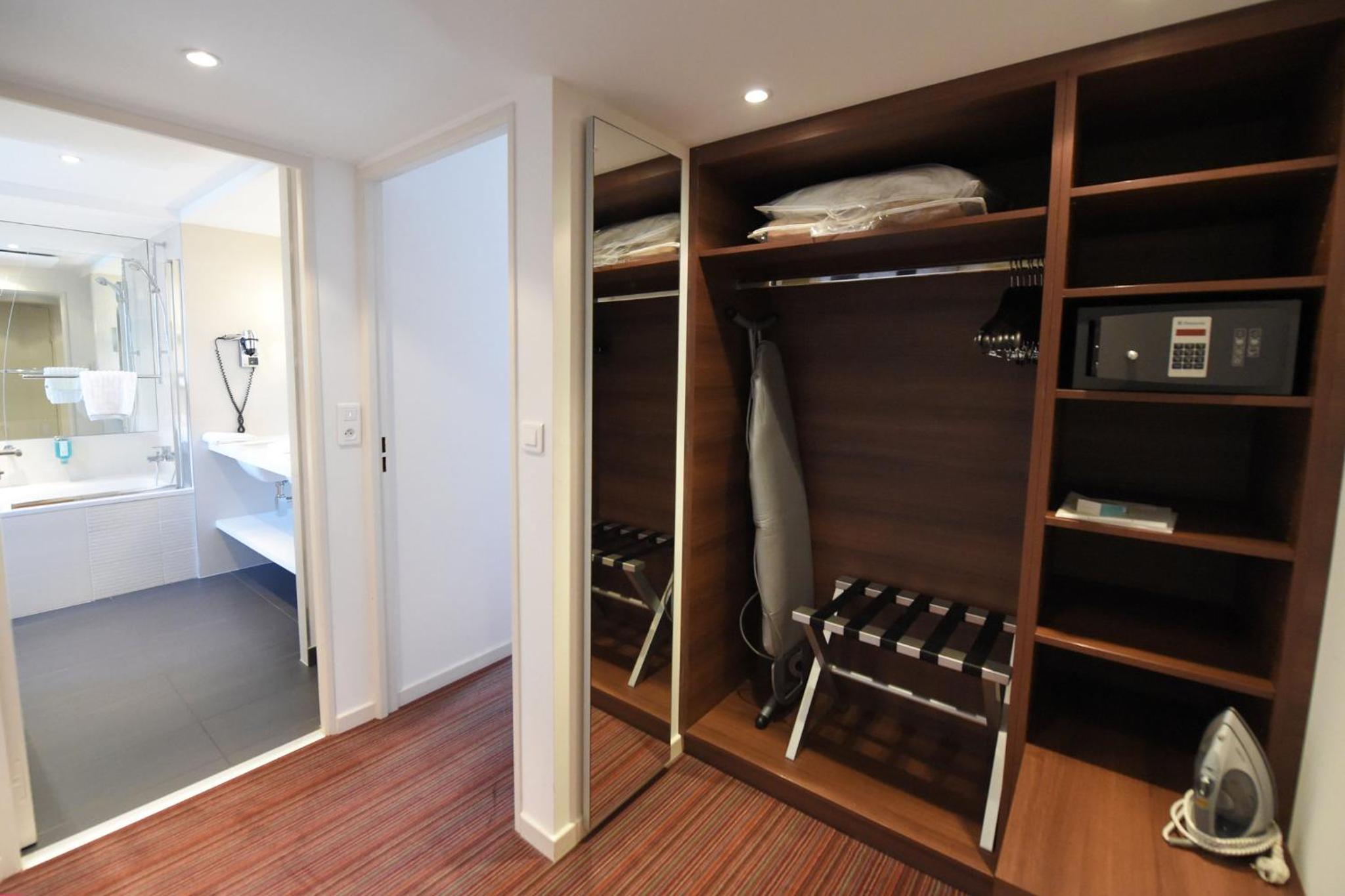 King Suite with Sofa Bed - Photo 2