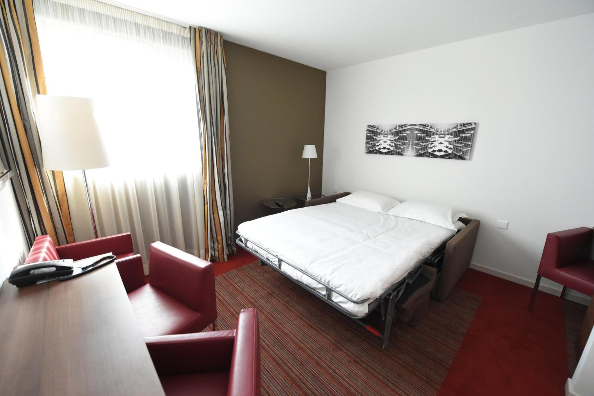 King Suite with Sofa Bed - Photo 4