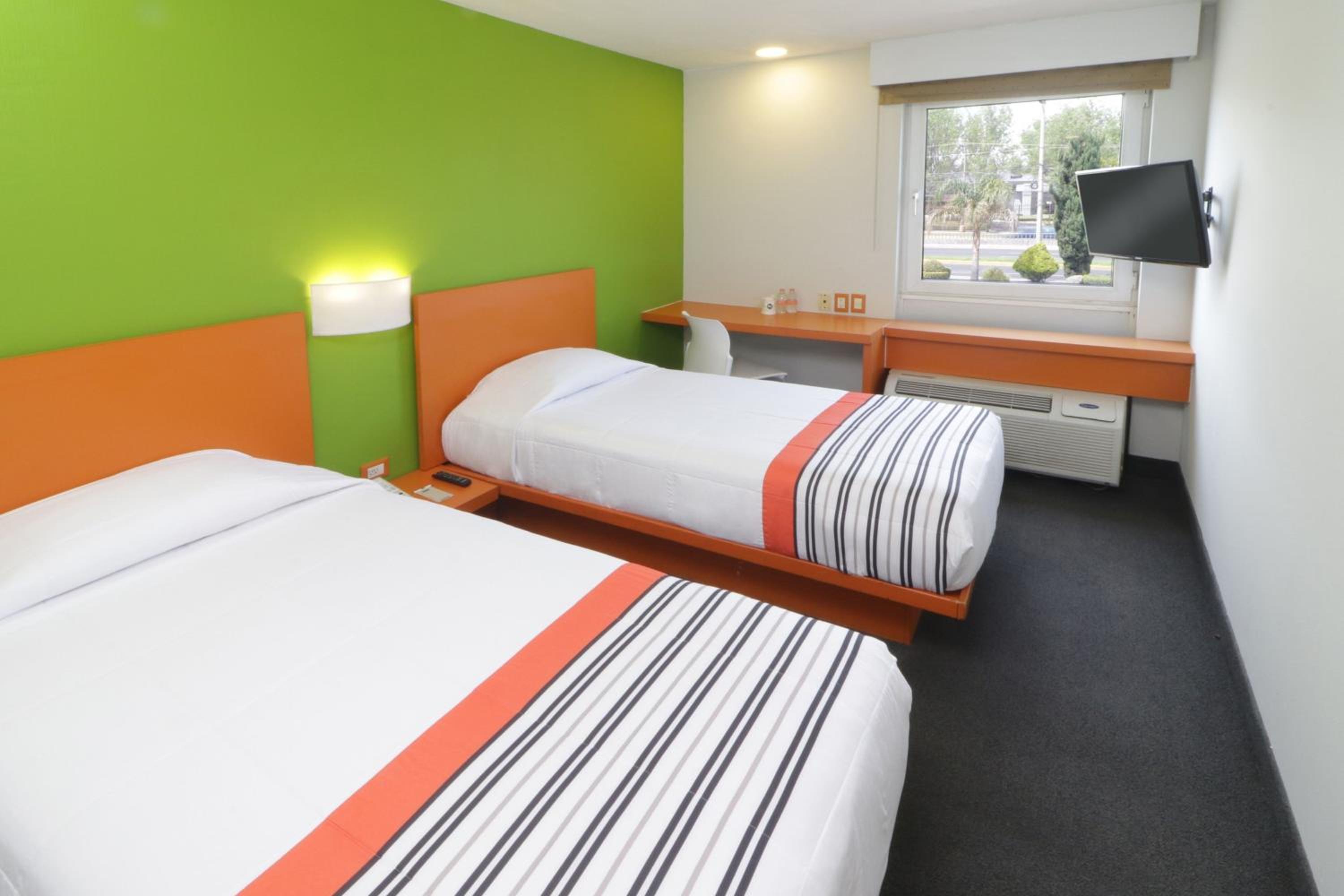 Twin Room - Photo 10