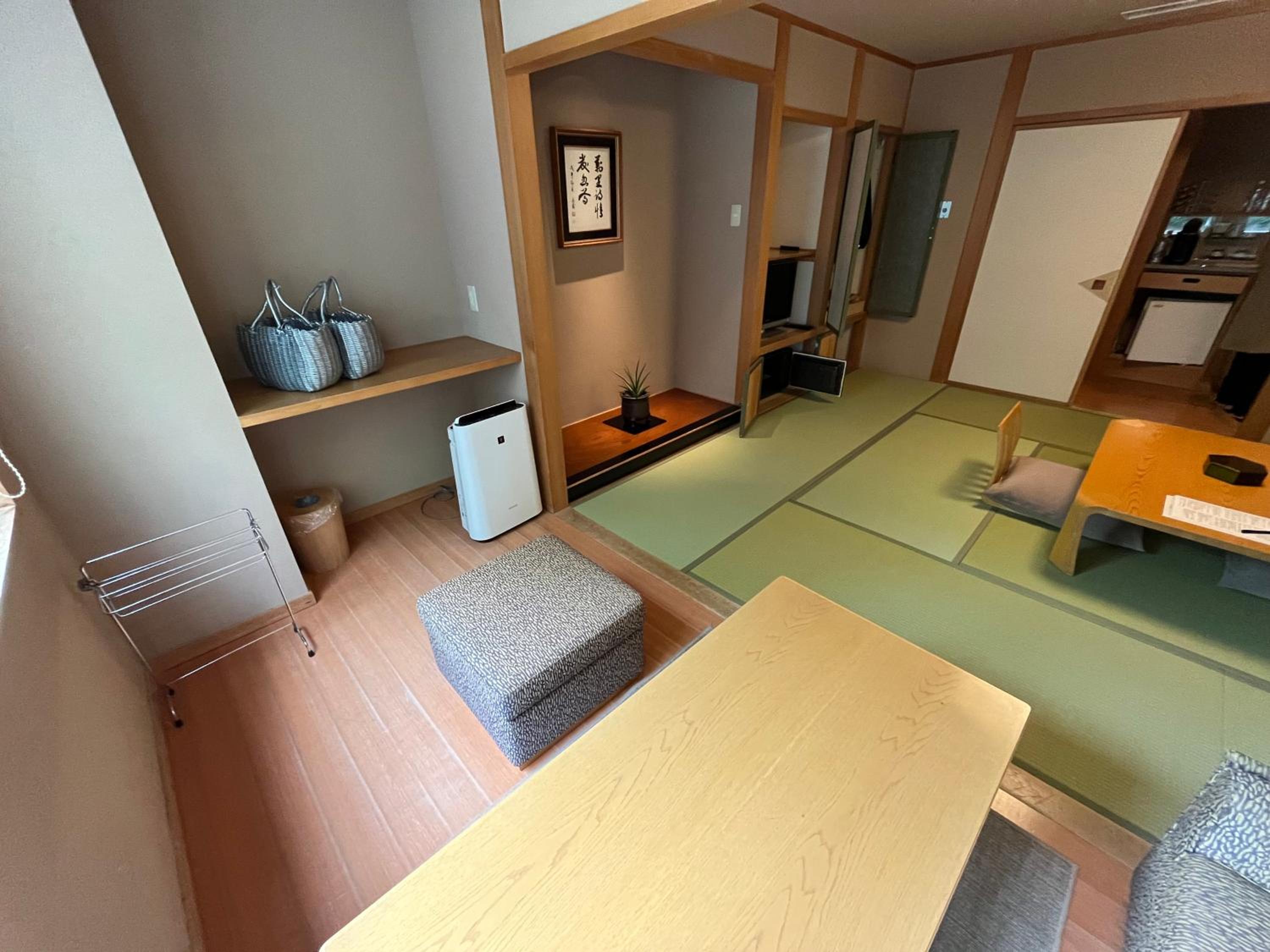 Japanese-Style Room with Shared Bathroom - Photo 2
