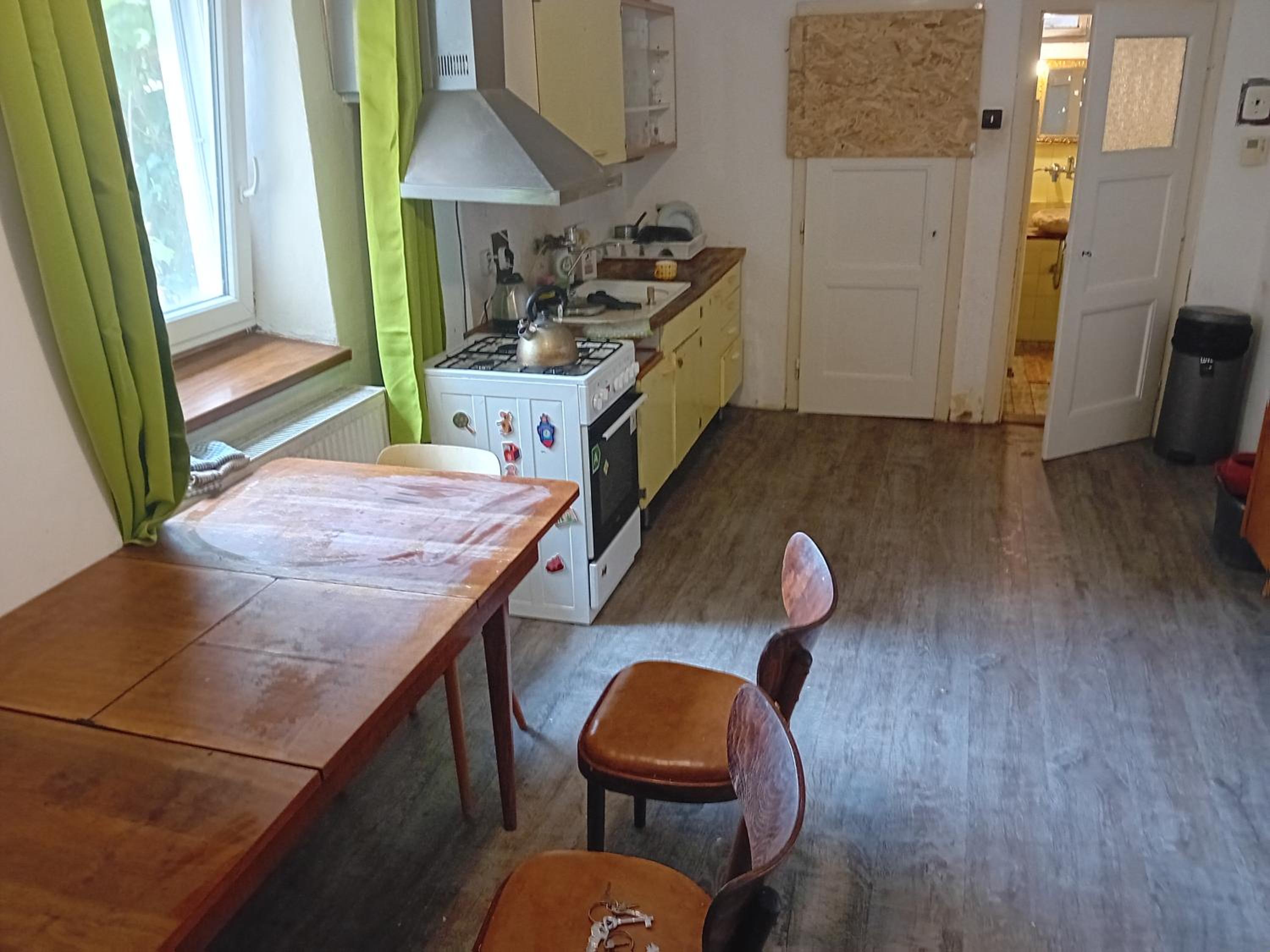 Two-Bedroom Apartment - Photo 4