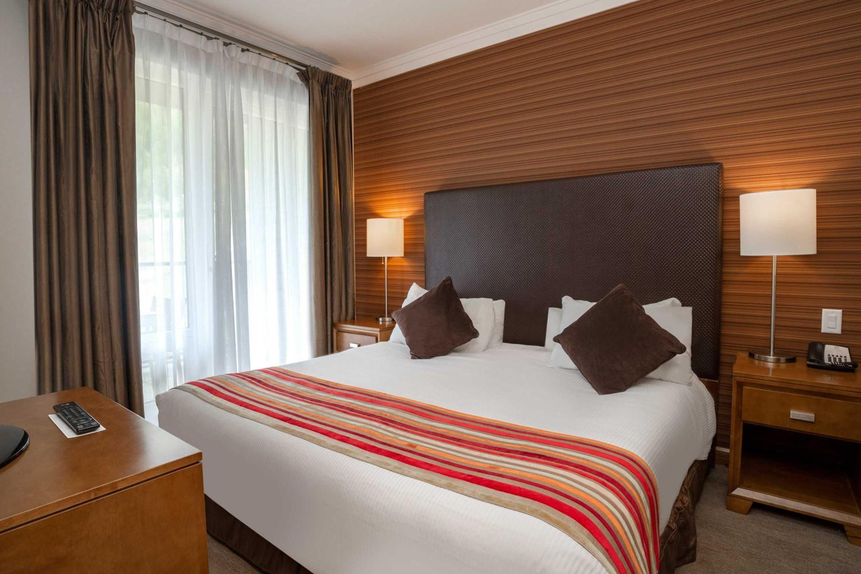  Two Bedroom Premium Suite, 2 King Beds, Sofa Bed