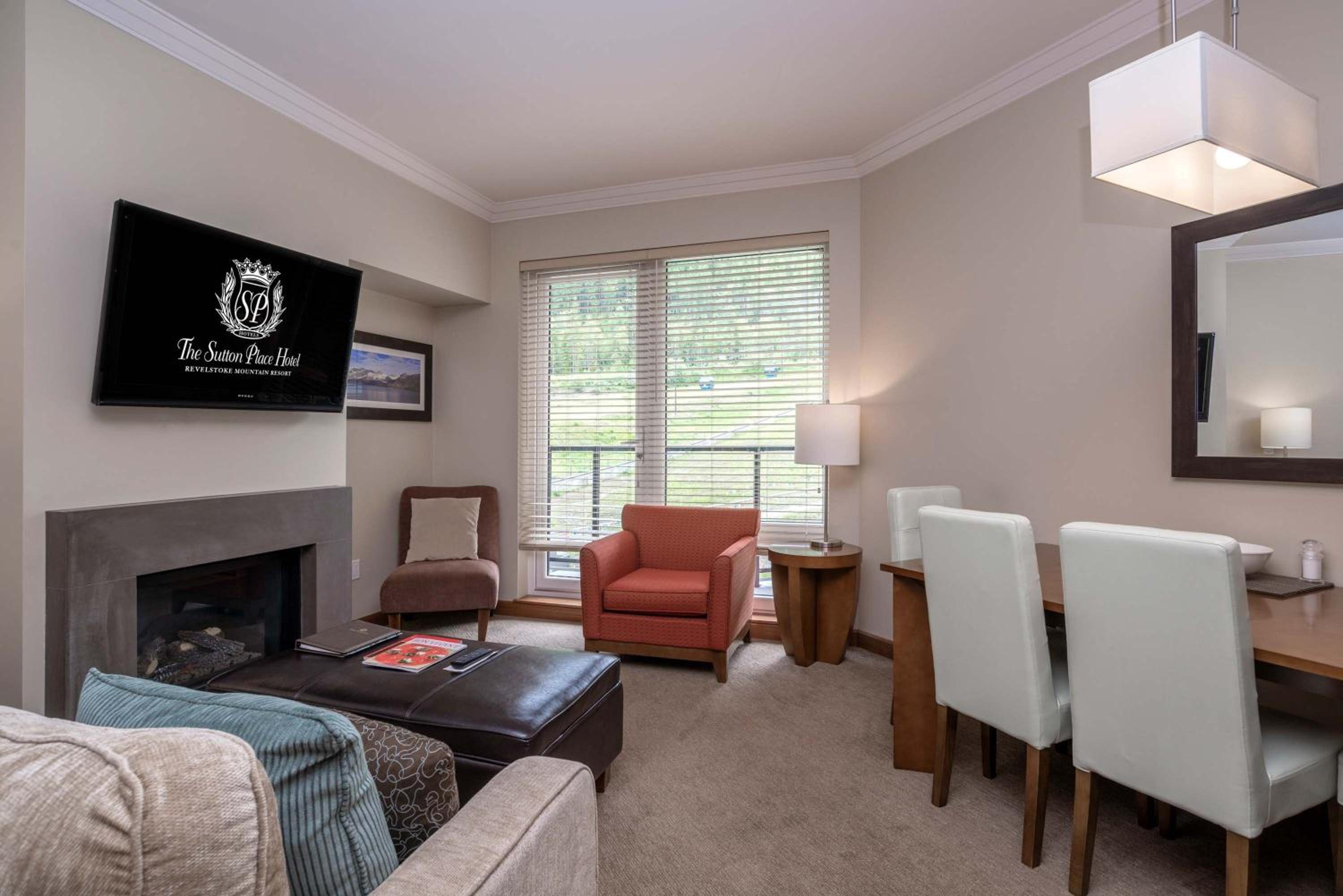 One Bedroom Suite, 1 King Bed, Sofa Bed