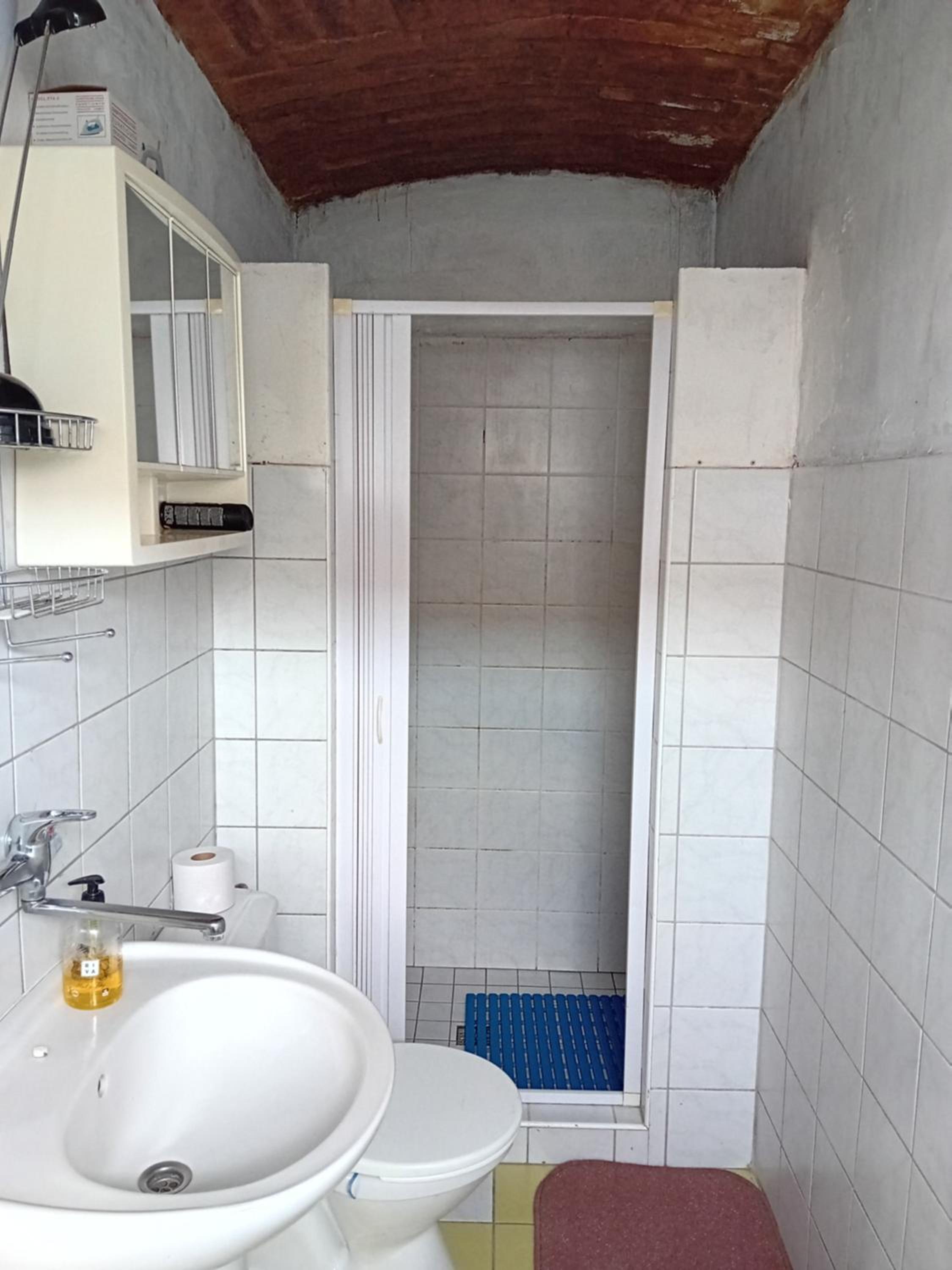 One-Bedroom Apartment - Photo 4