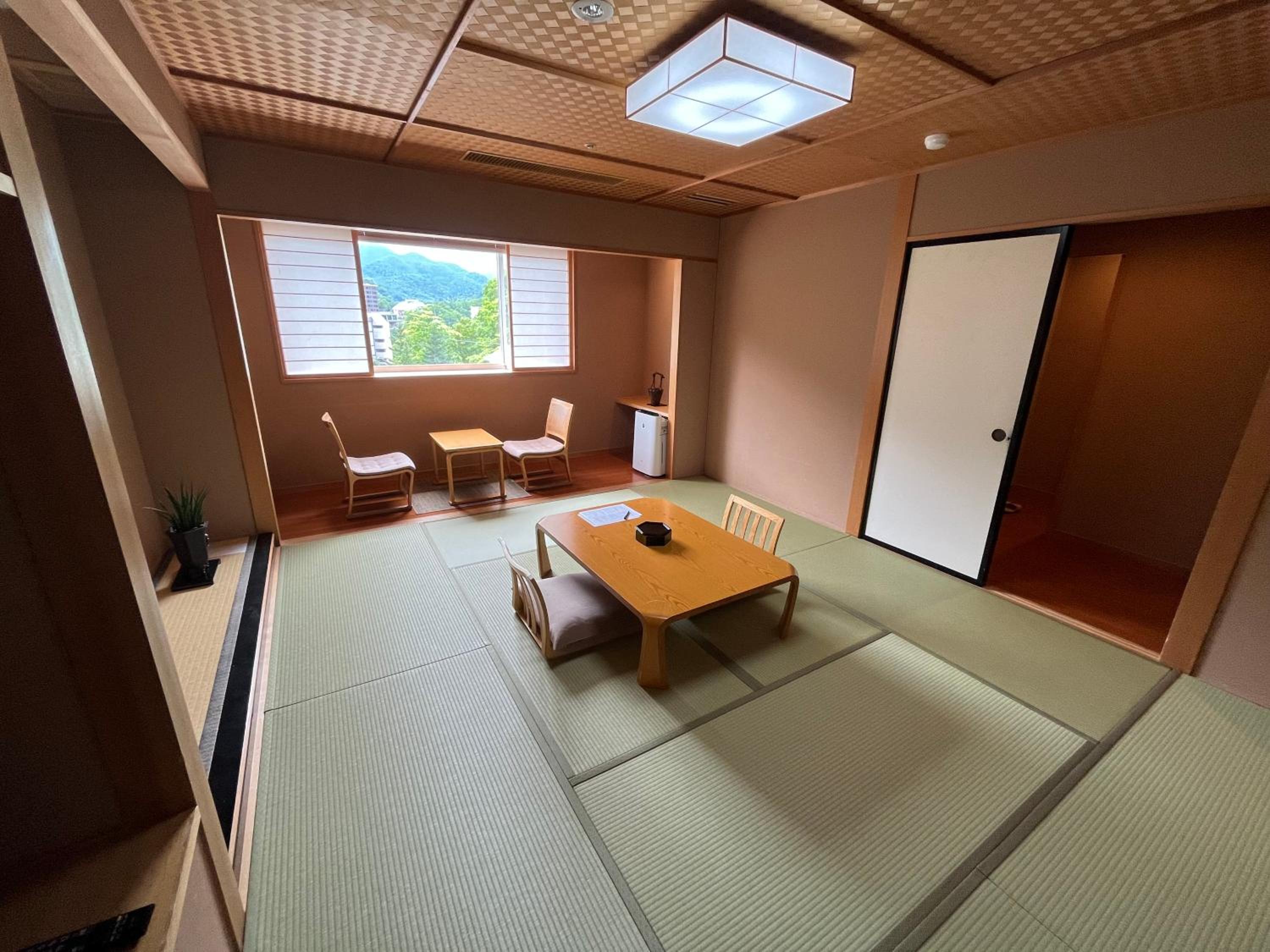 Japanese-Style Room with Open-Air Bath - Photo 18