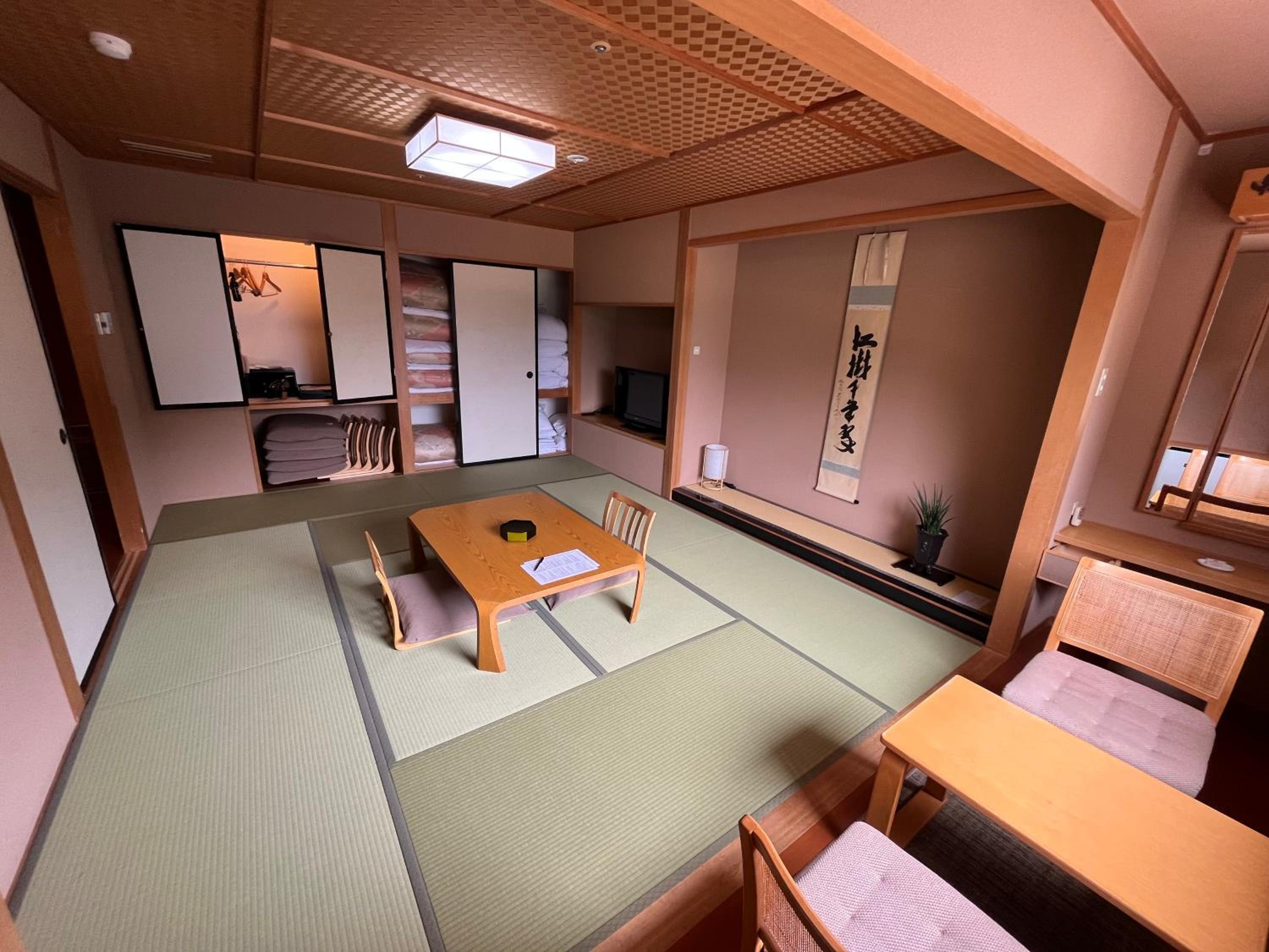 Japanese-Style Room with Open-Air Bath - Photo 19