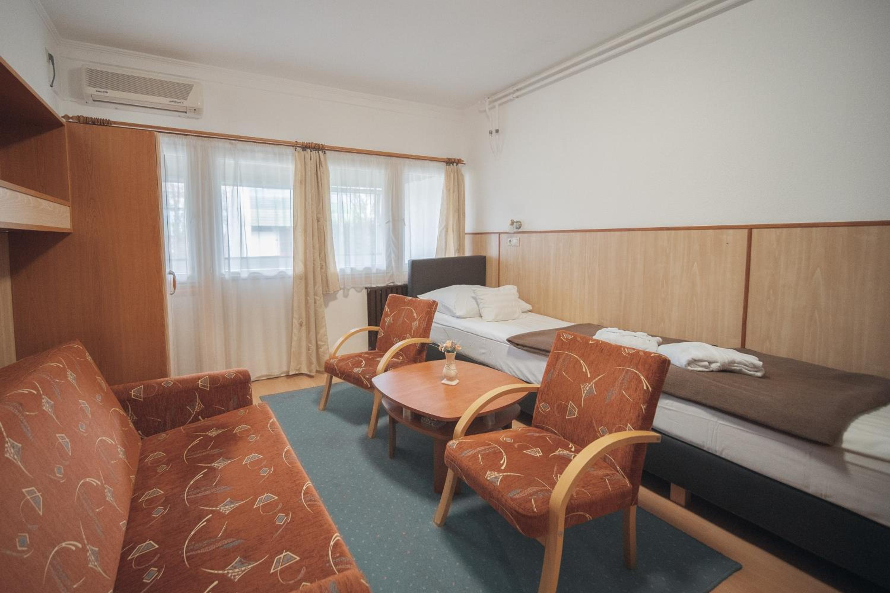 Comfort Twin Room with Extra Bed