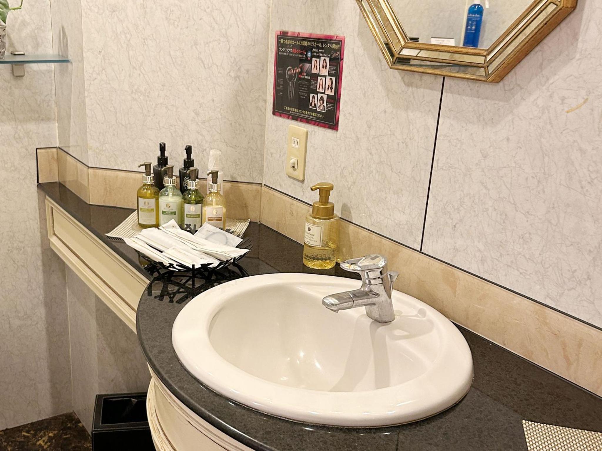 Double Room - Photo 14