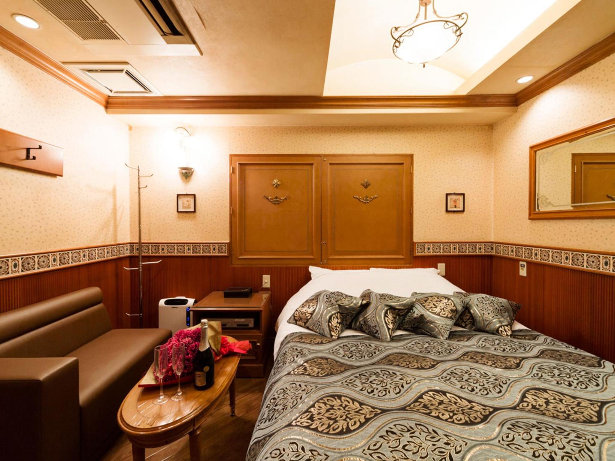 Double Room - Photo 13
