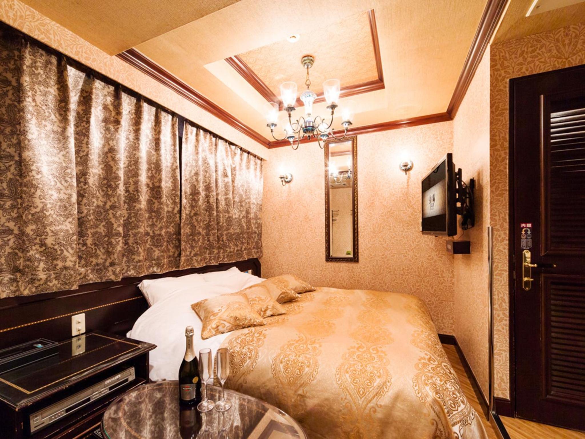 Double Room - Photo 8