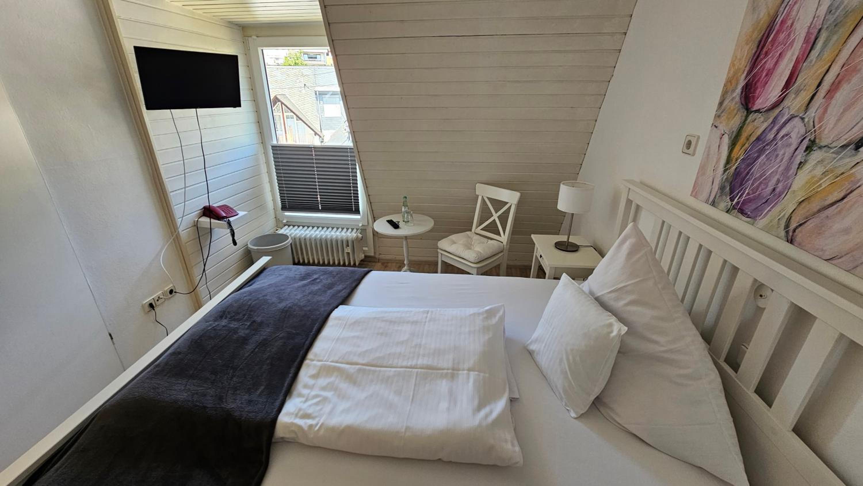 Single Room photo 3