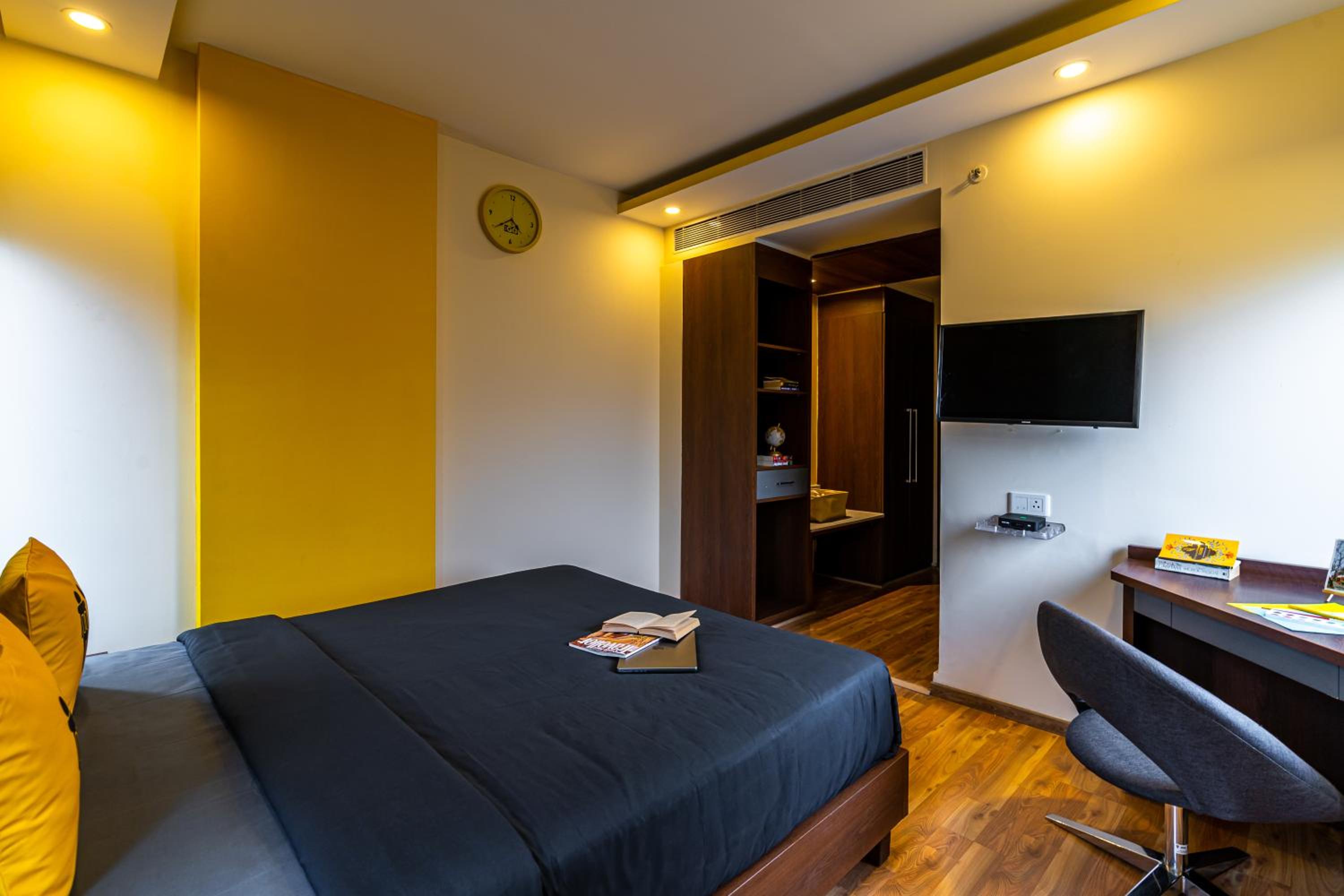 Deluxe Double Room - Photo 9
