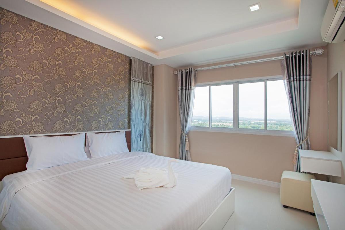 Deluxe Double Room with Balcony photo 1