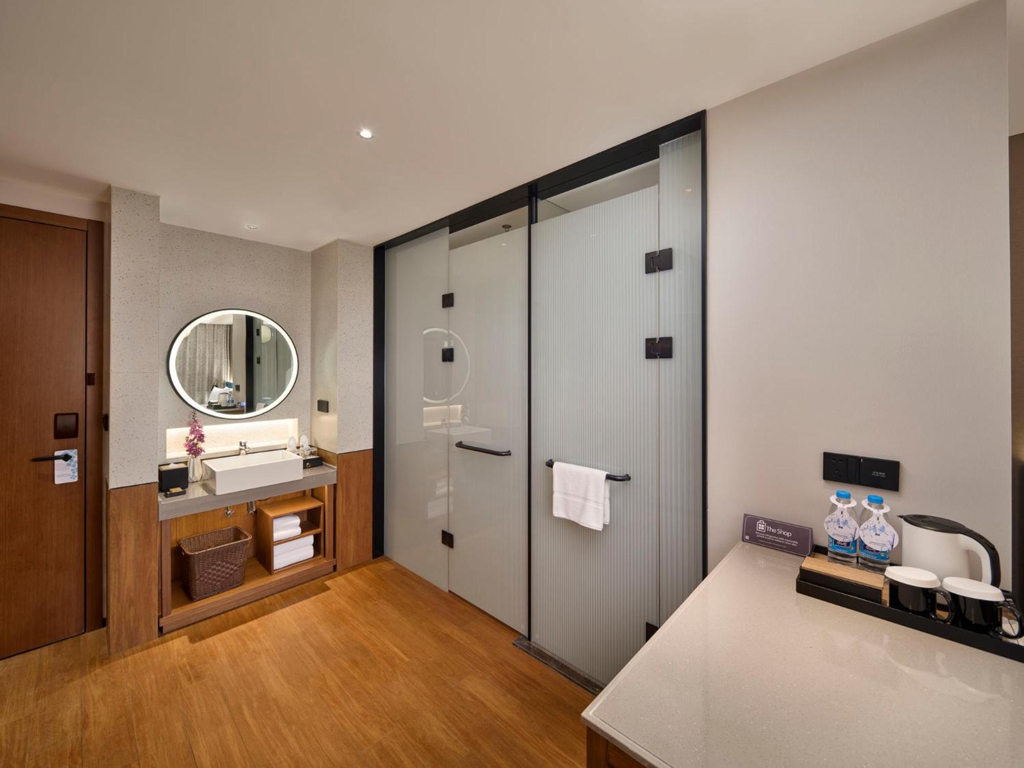 Superior King Room - Photo 1