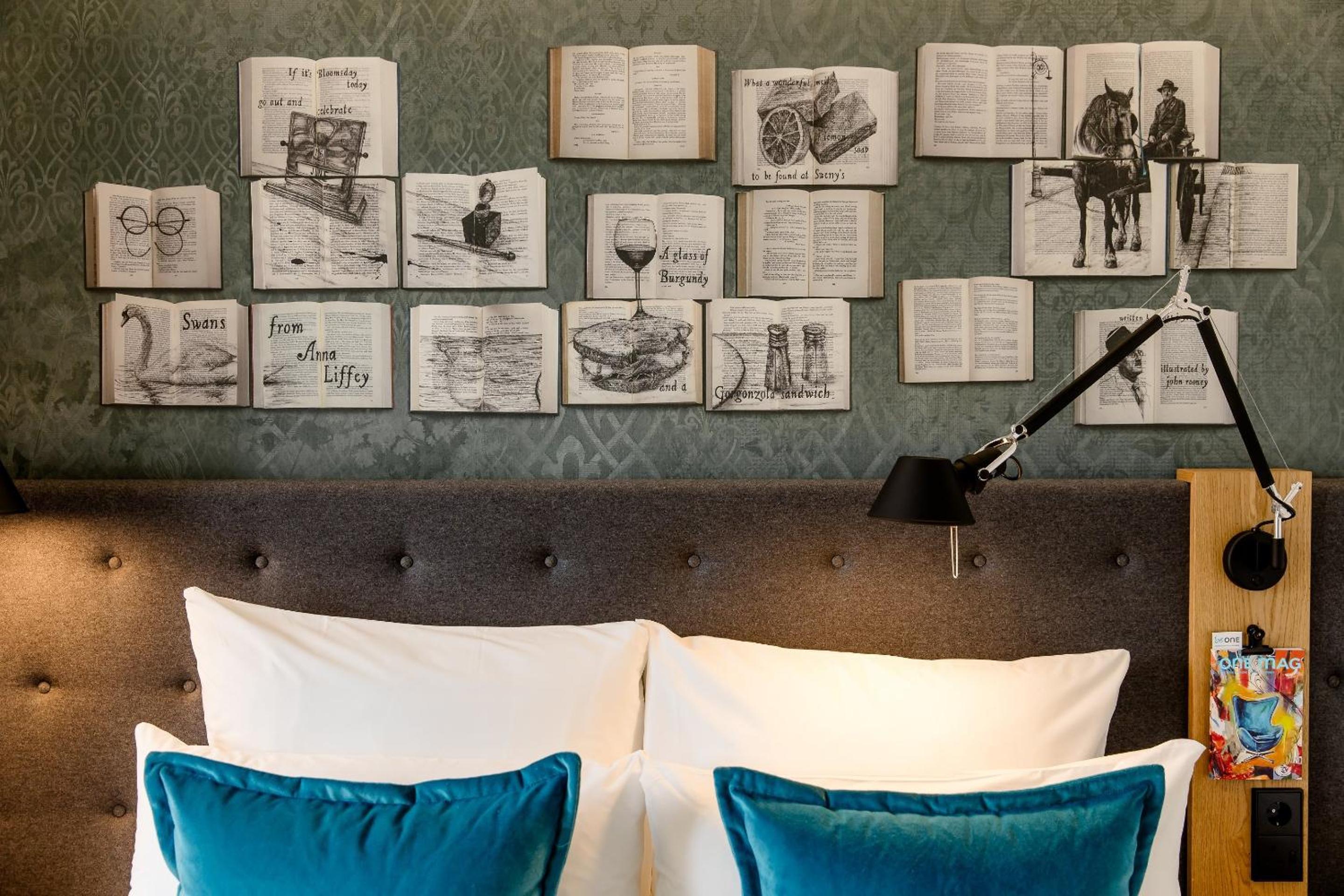 Standard King Room photo 3
