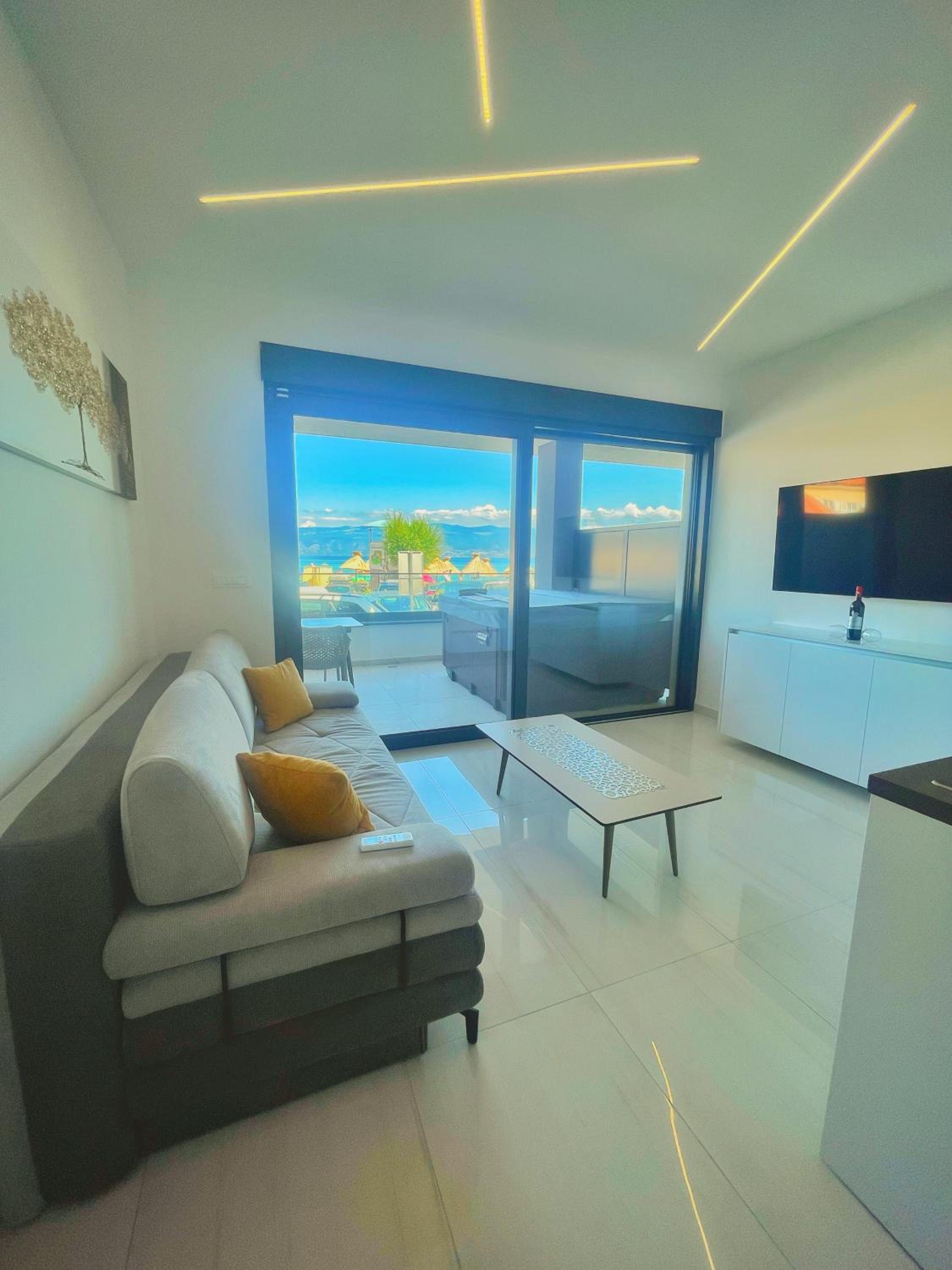 One-Bedroom Apartment with Spa Bath photo 2
