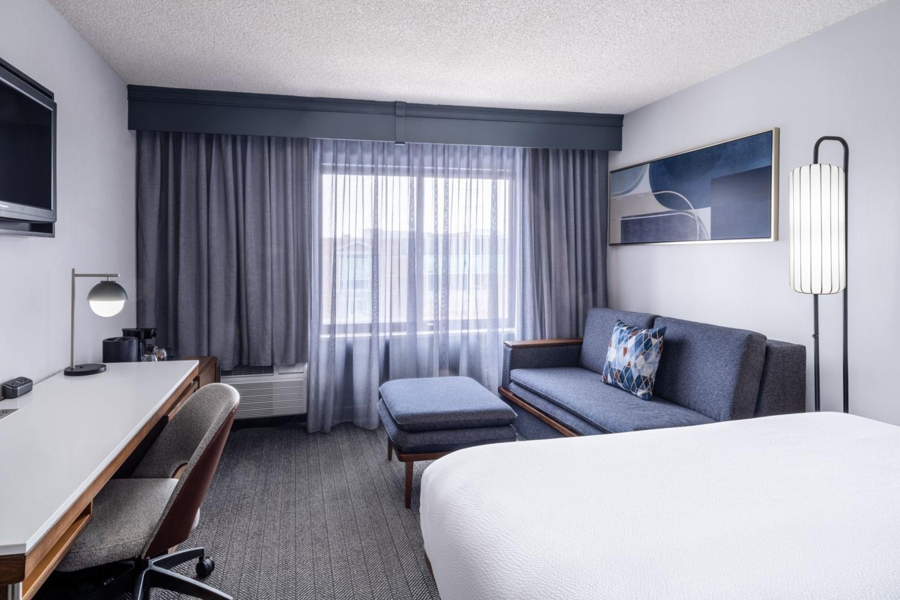 King Room with Sofa Bed