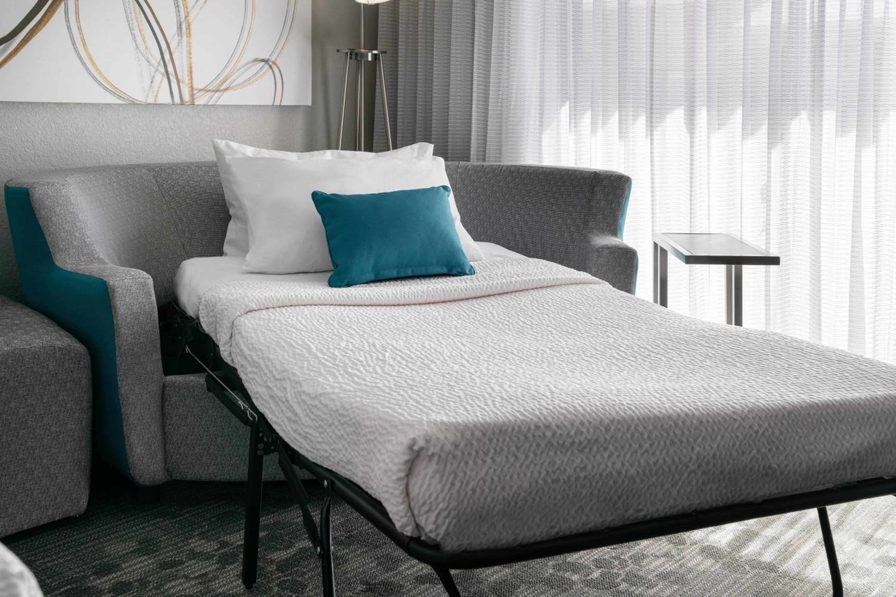 King Room with Sofa Bed - Photo 3