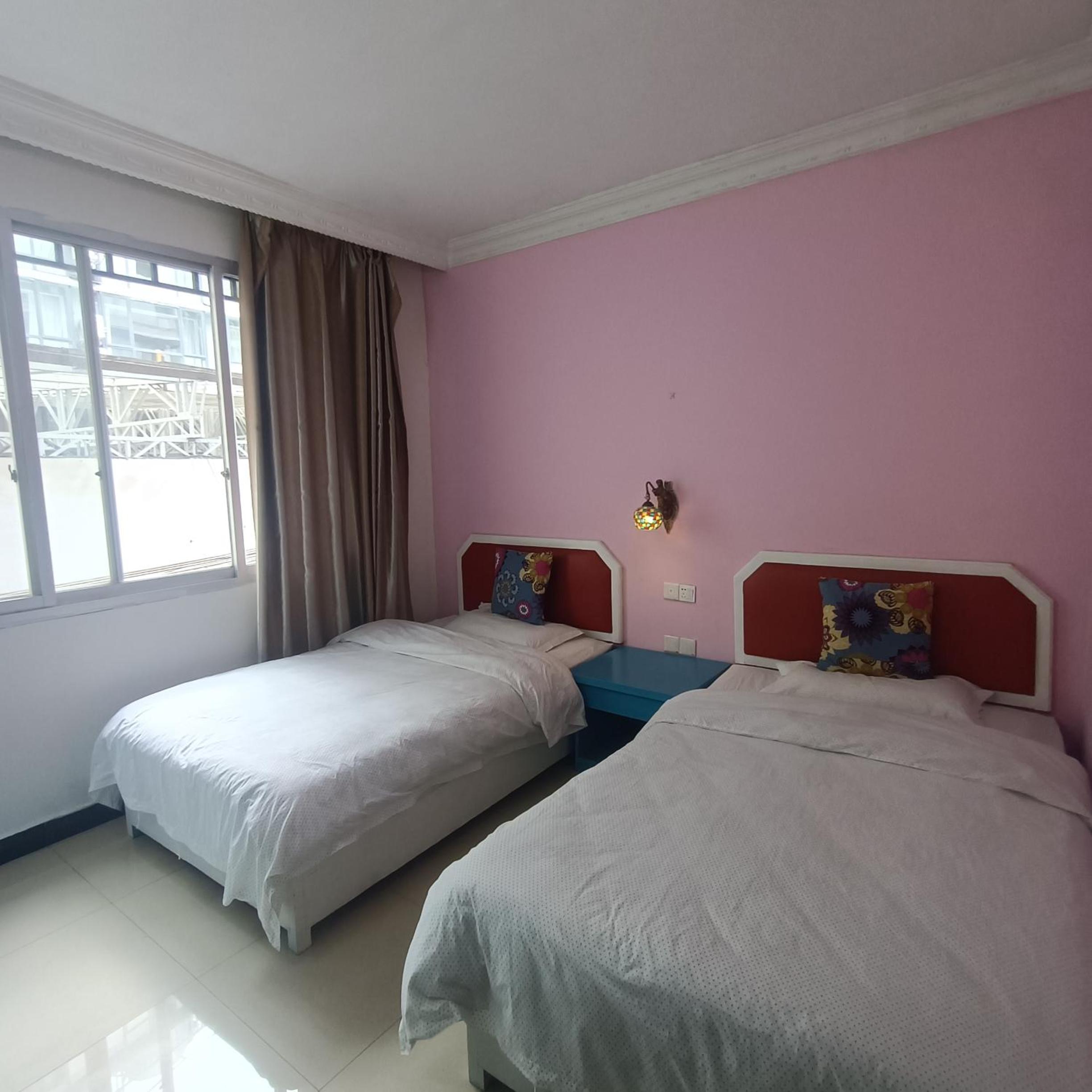 Standard Twin Room photo 2