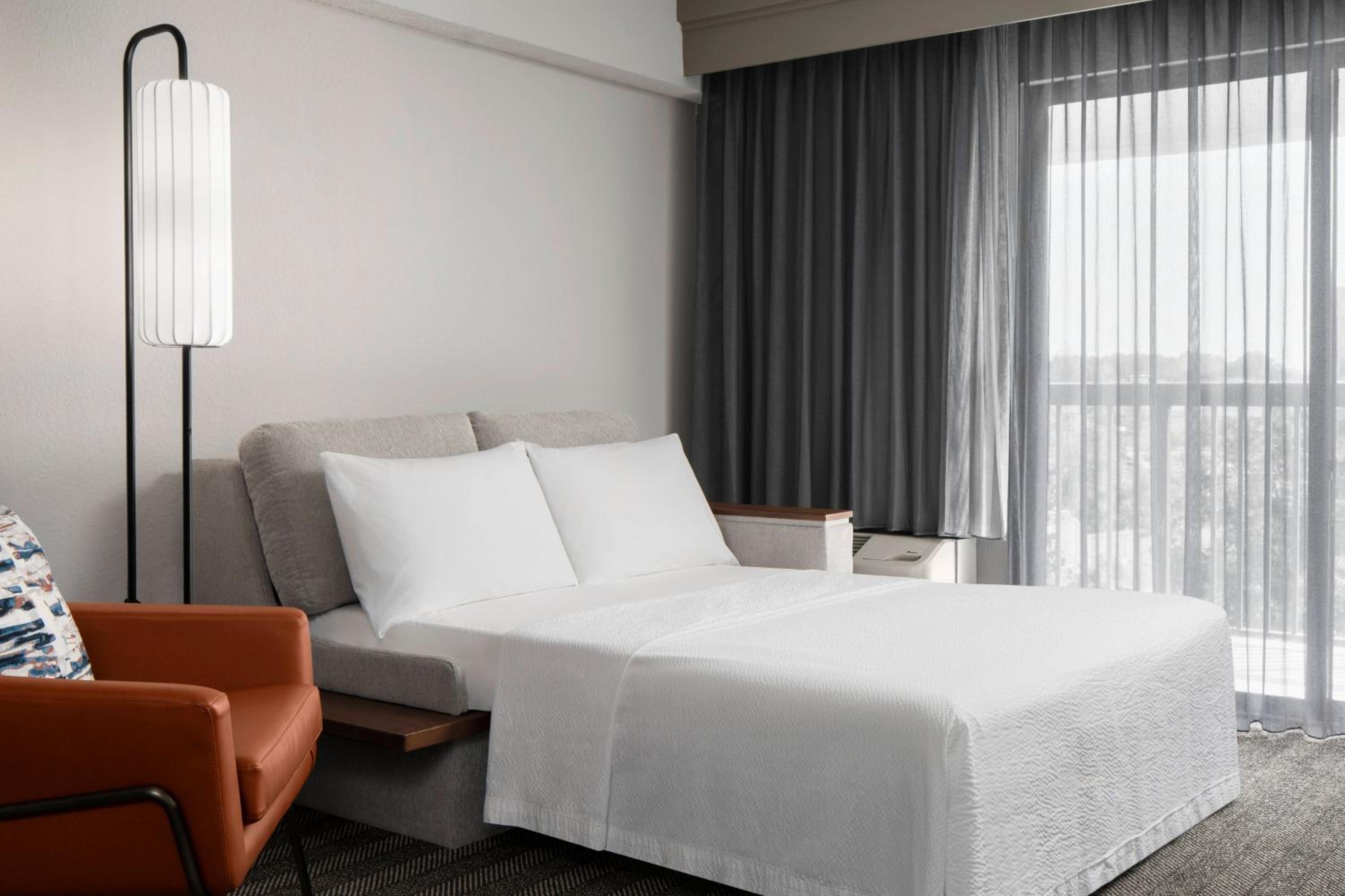 King Room with Sofa Bed - Non-Smoking - Photo 1