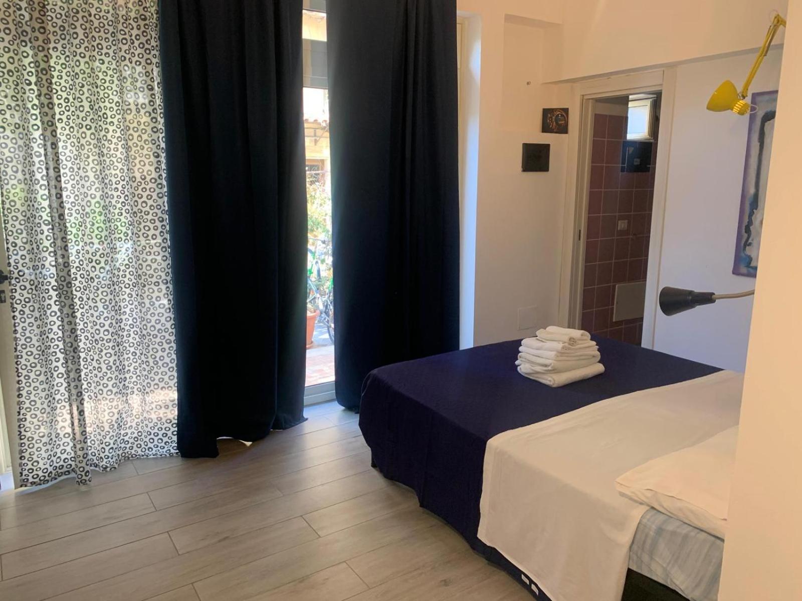 Quadruple Room with Private Bathroom photo 2