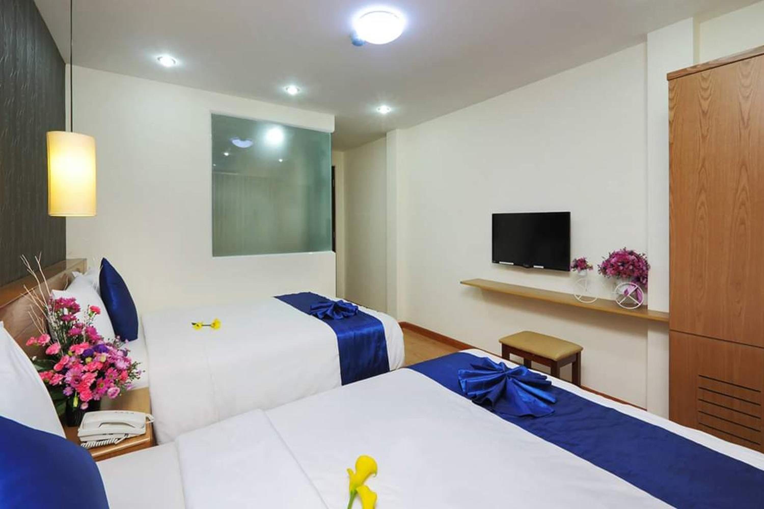 Triple Room with City View