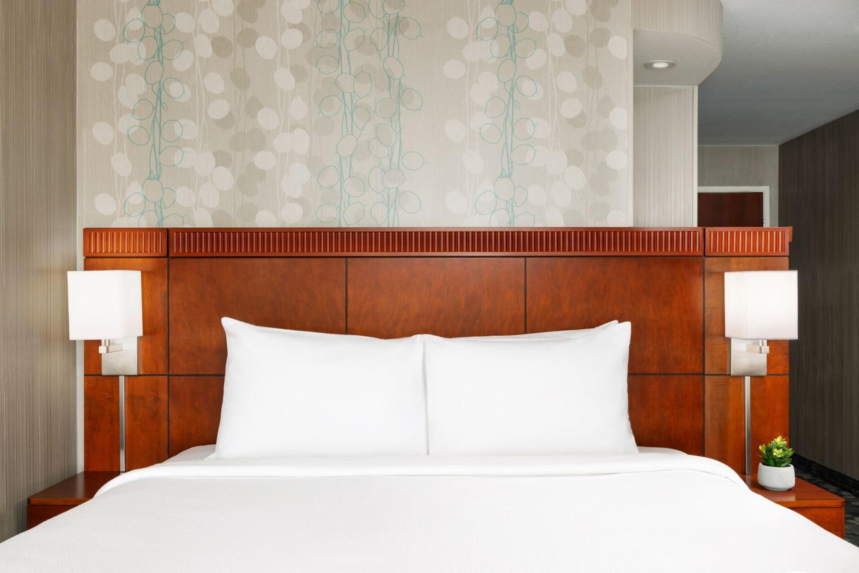 King Room - Hearing Accessible - Photo 2