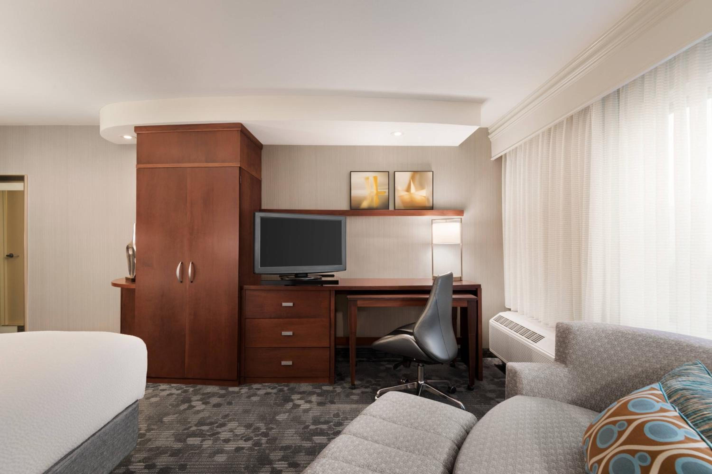 King Room - Hearing Accessible - Photo 4