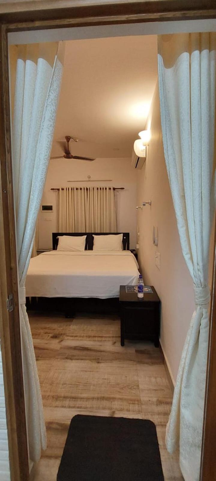 Standard Double or Twin Room photo 2