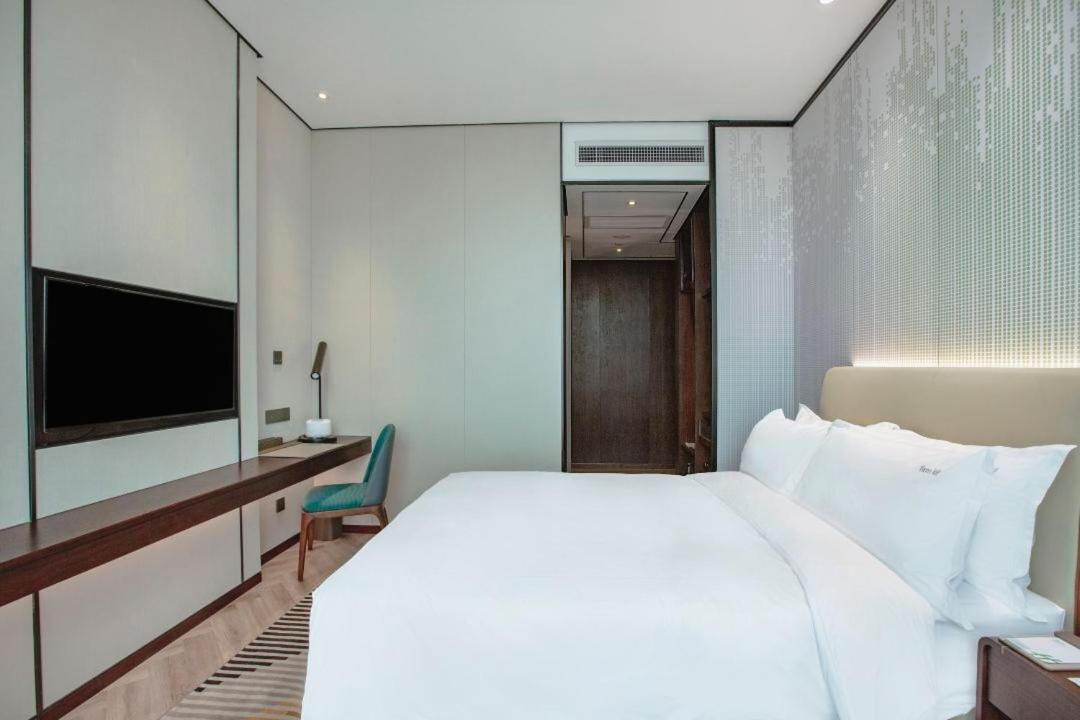 Standard King Room - Smoking - Photo 1