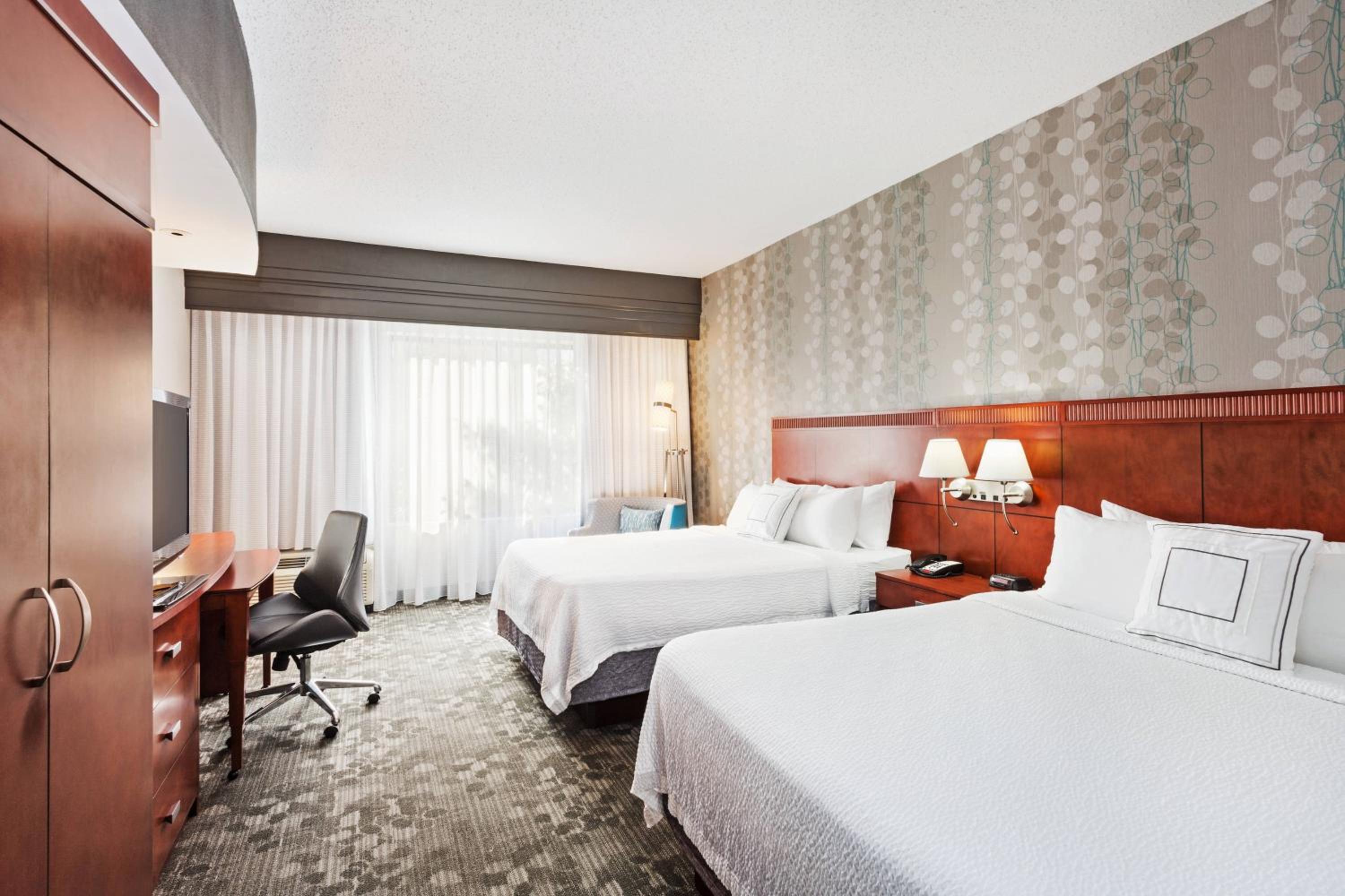 Queen Room with Two Queen Beds - Photo 1