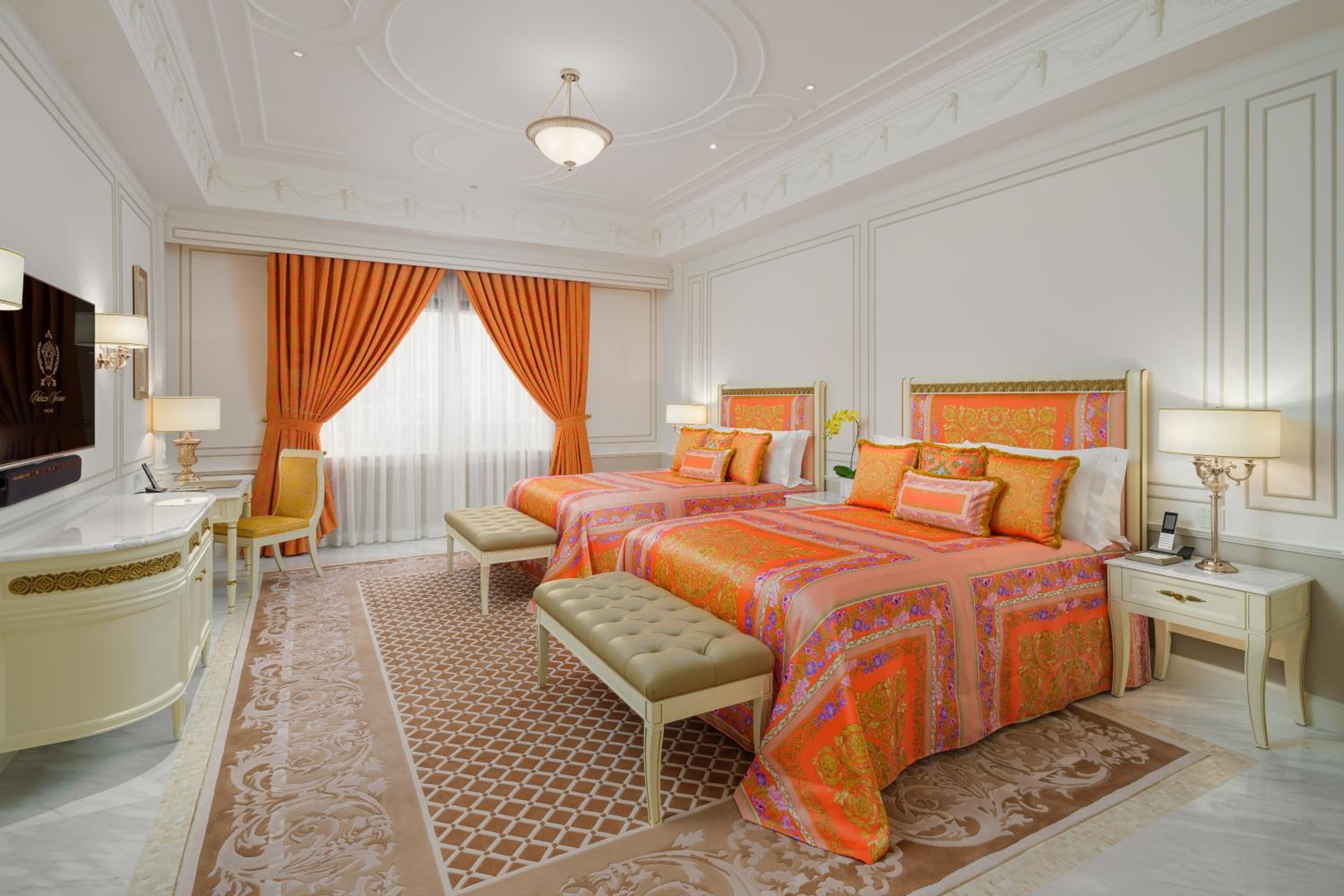 Deluxe Versace Queen (Garden View) photo 1
