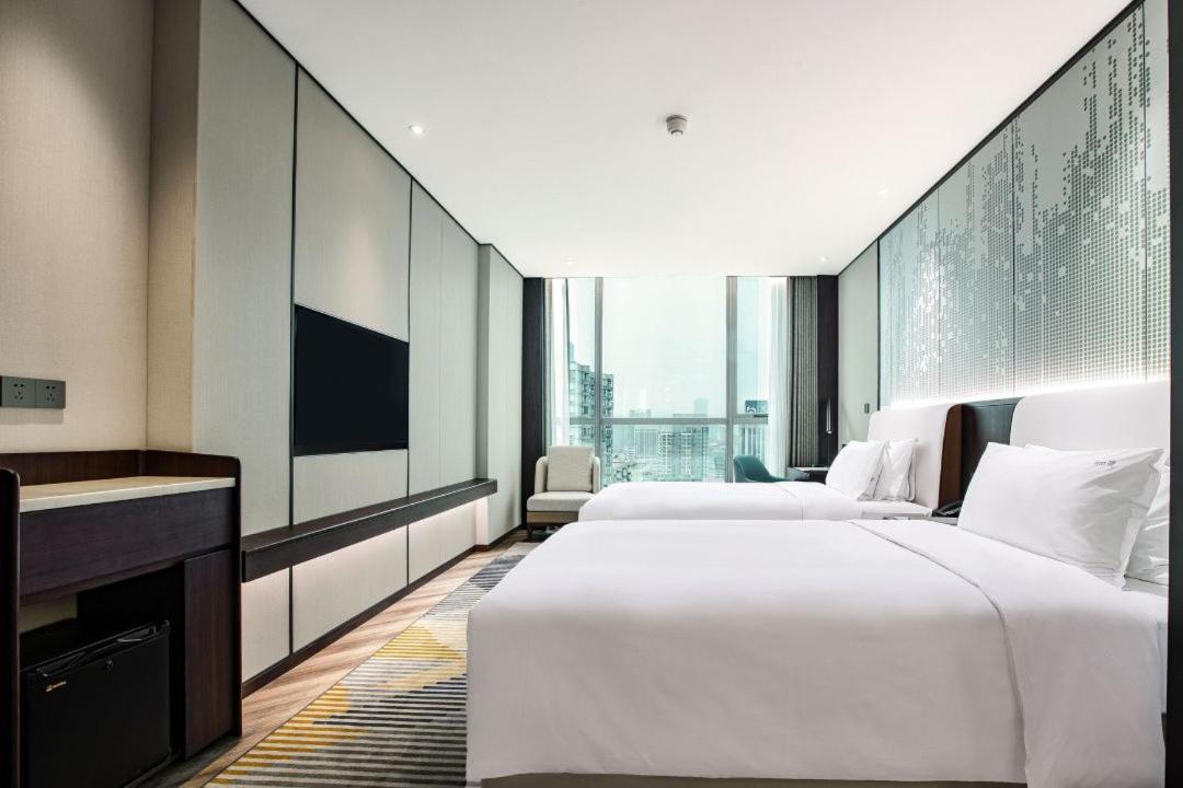 Premium Twin Room with City View - Photo 1