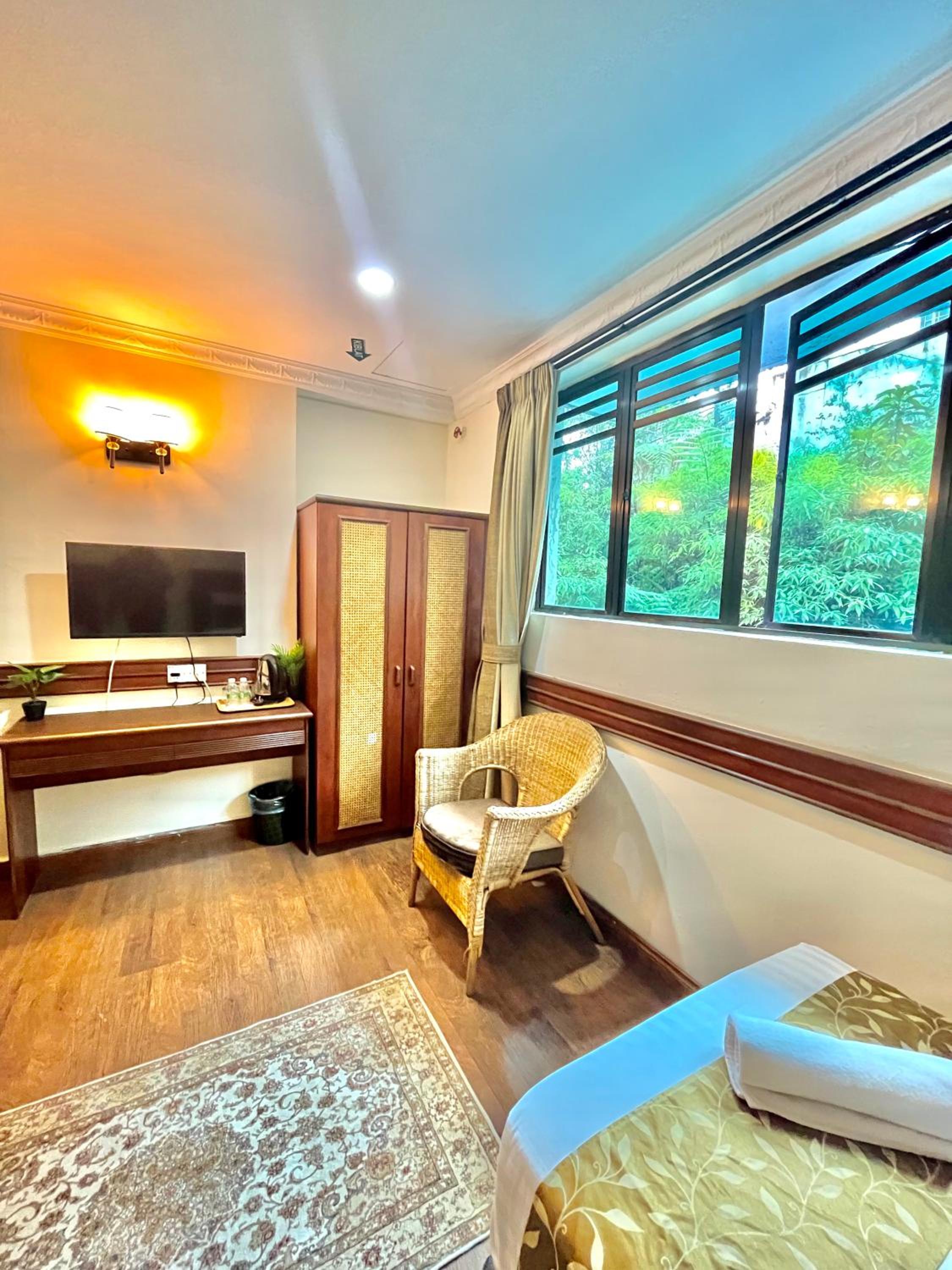 Twin Room - Photo 4