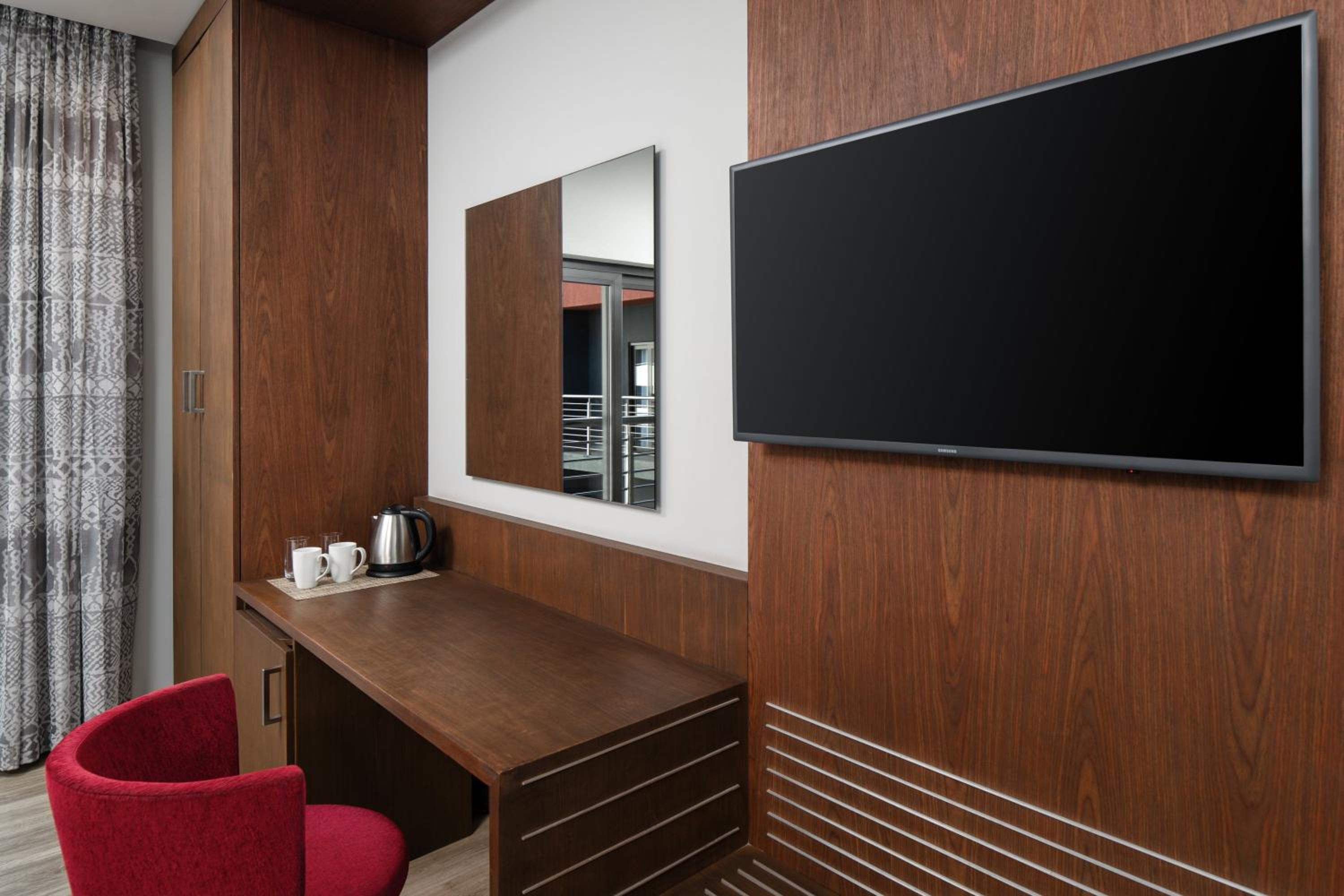 standard single bedroom
