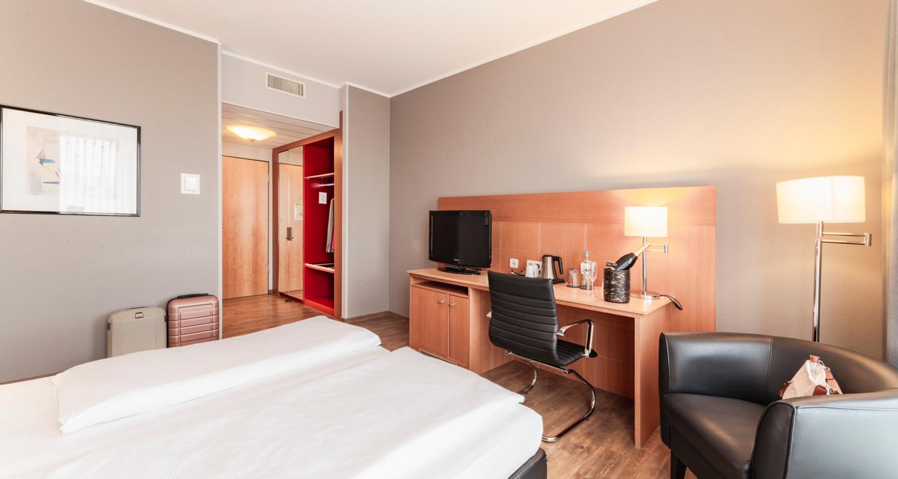 Classic Double or Twin Room photo 3