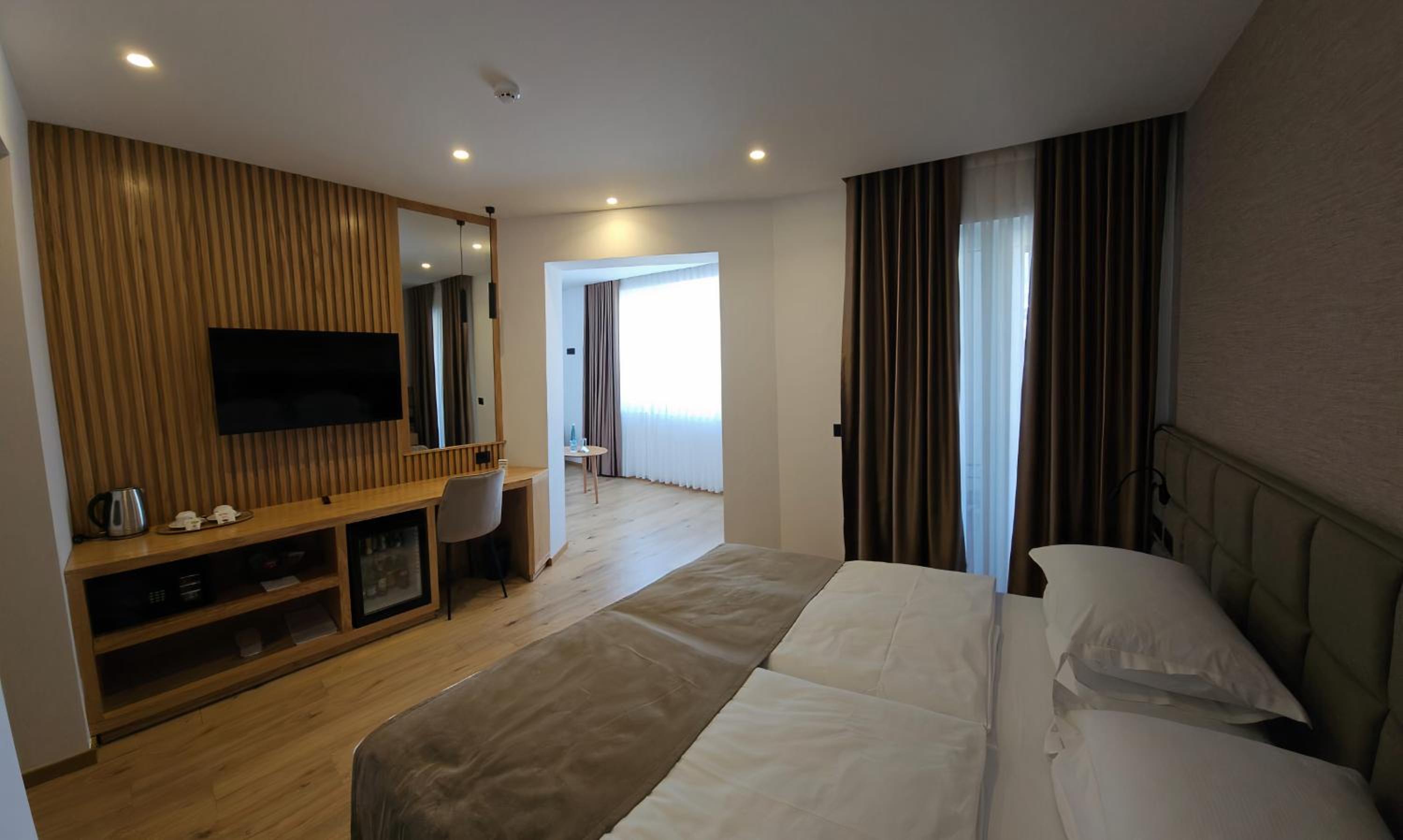 Deluxe Junior Suite photo 1