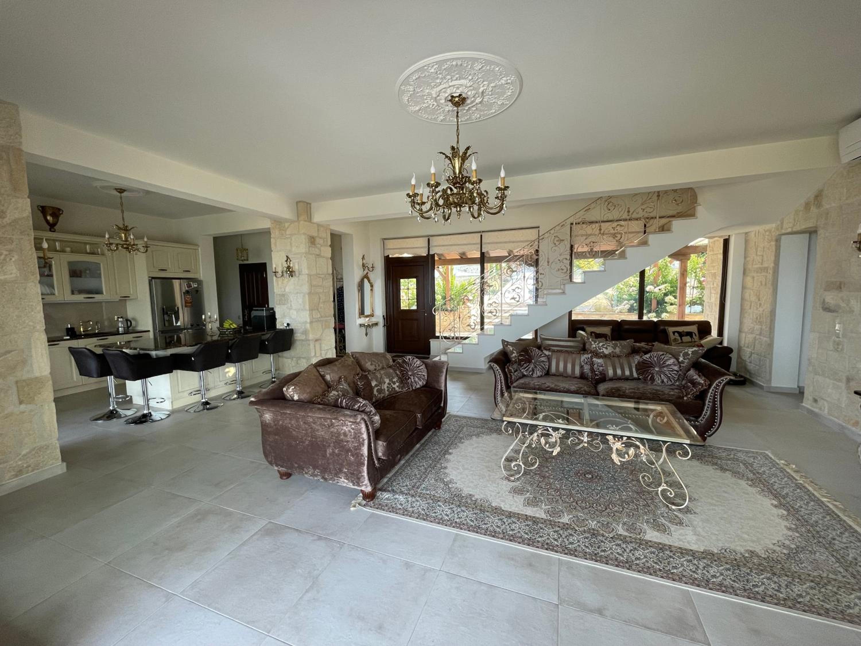 Villa photo 2