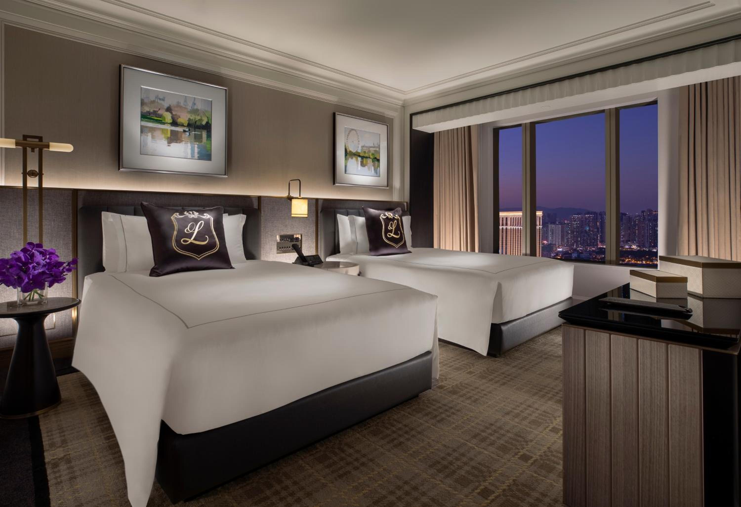 Victoria Suite with all-day access to "The Residence" for 2 people
