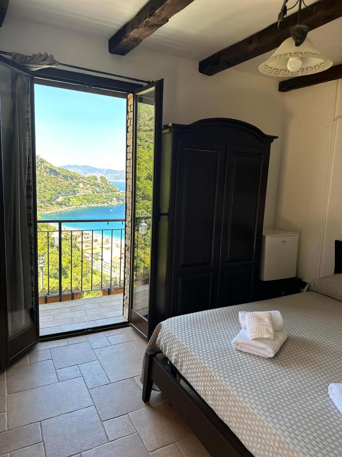 Double Room with Sea View photo 3