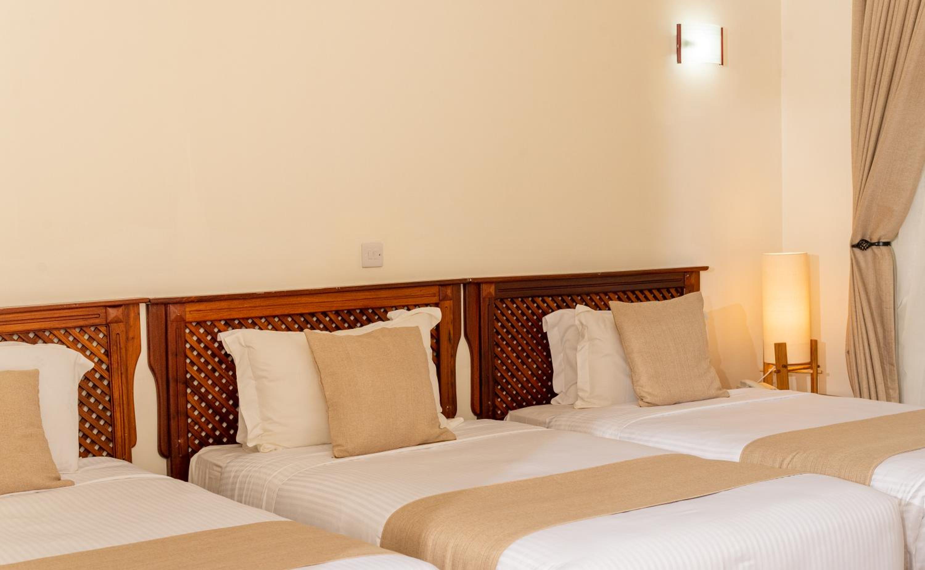 Basic Triple Room with Shared Bathroom photo 1