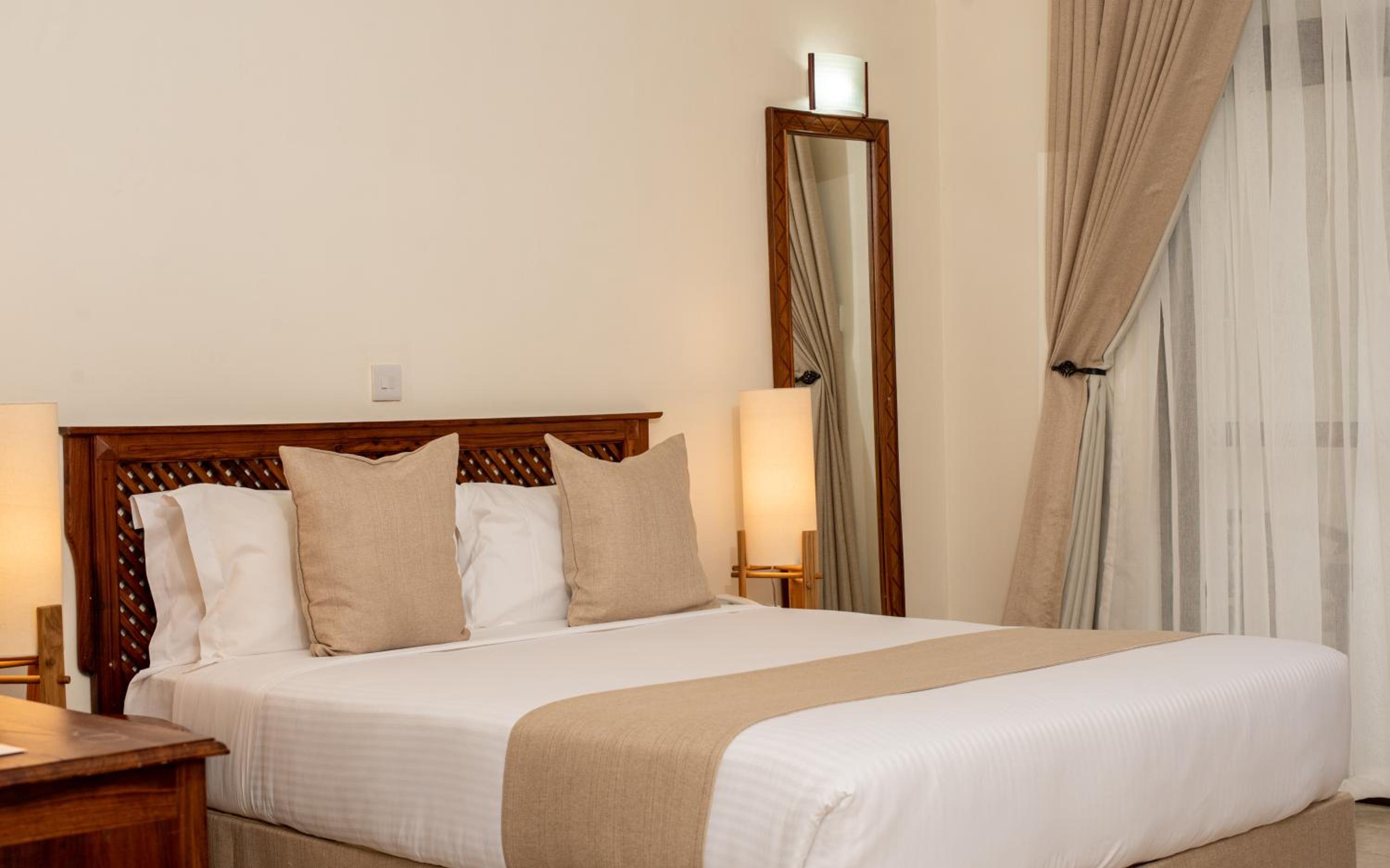 Deluxe Double Room with Balcony - Photo 1