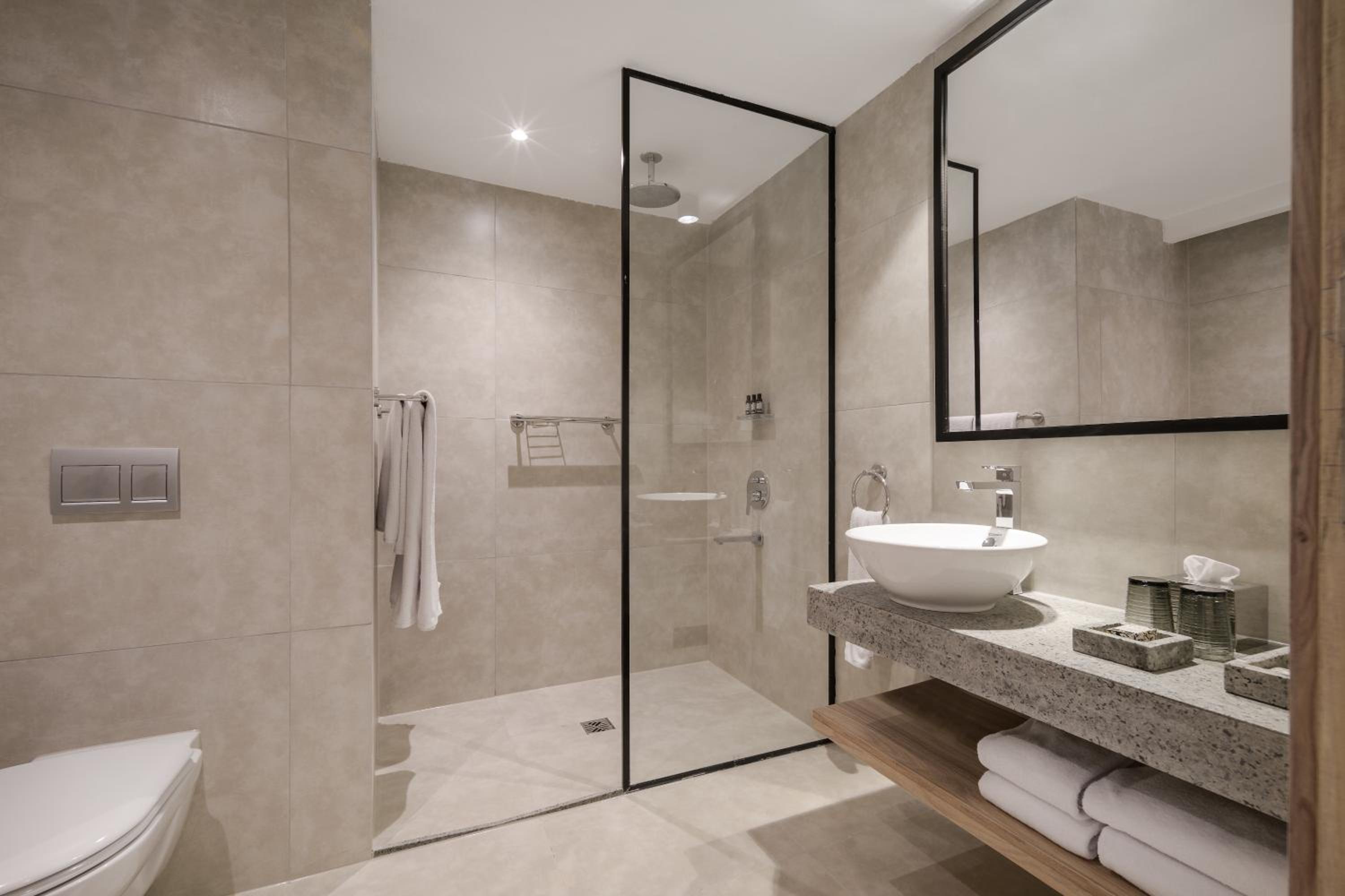Two Bedroom Suite - Sea View  - Photo 6