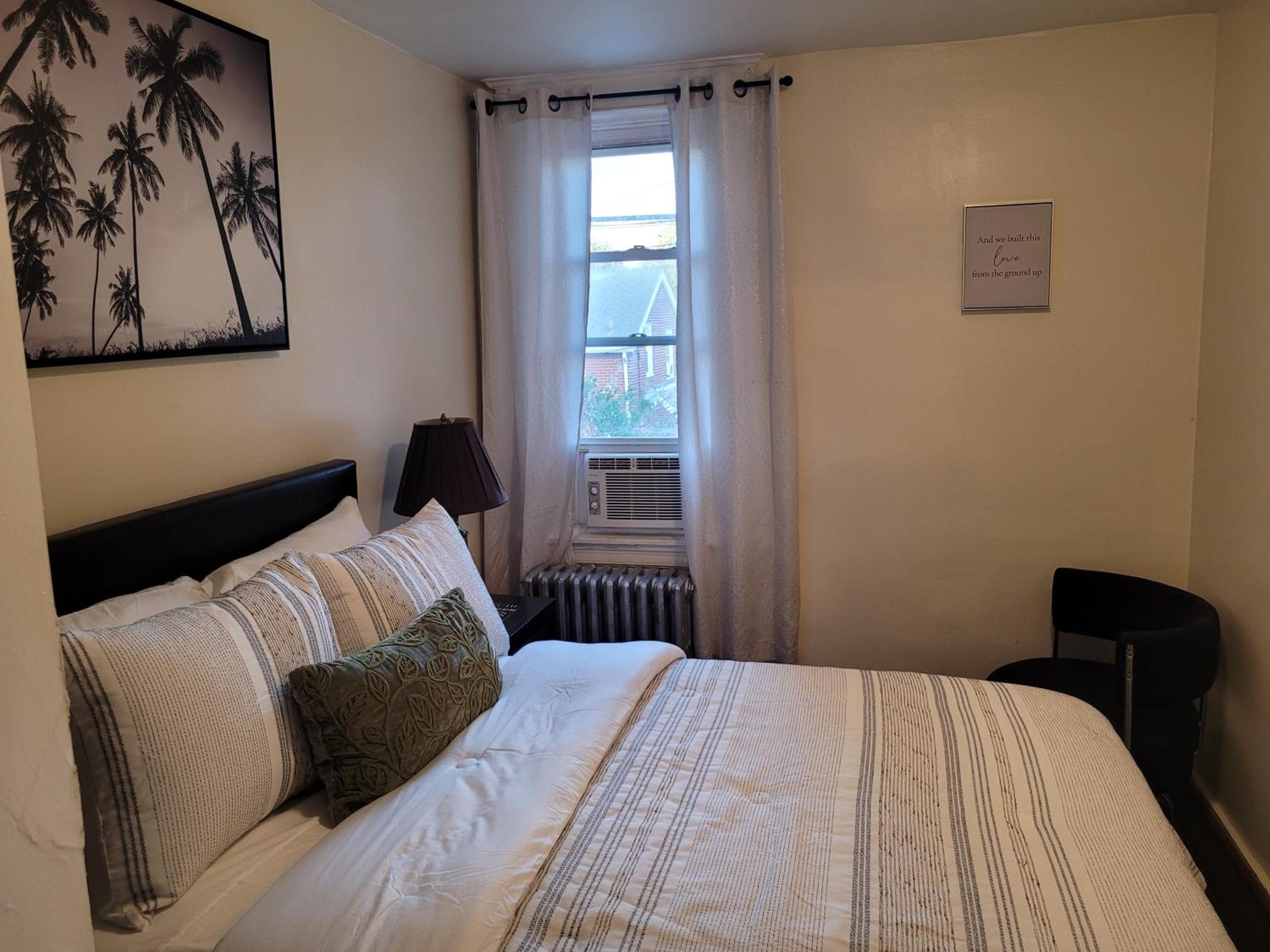 One-Bedroom Apartment photo 1