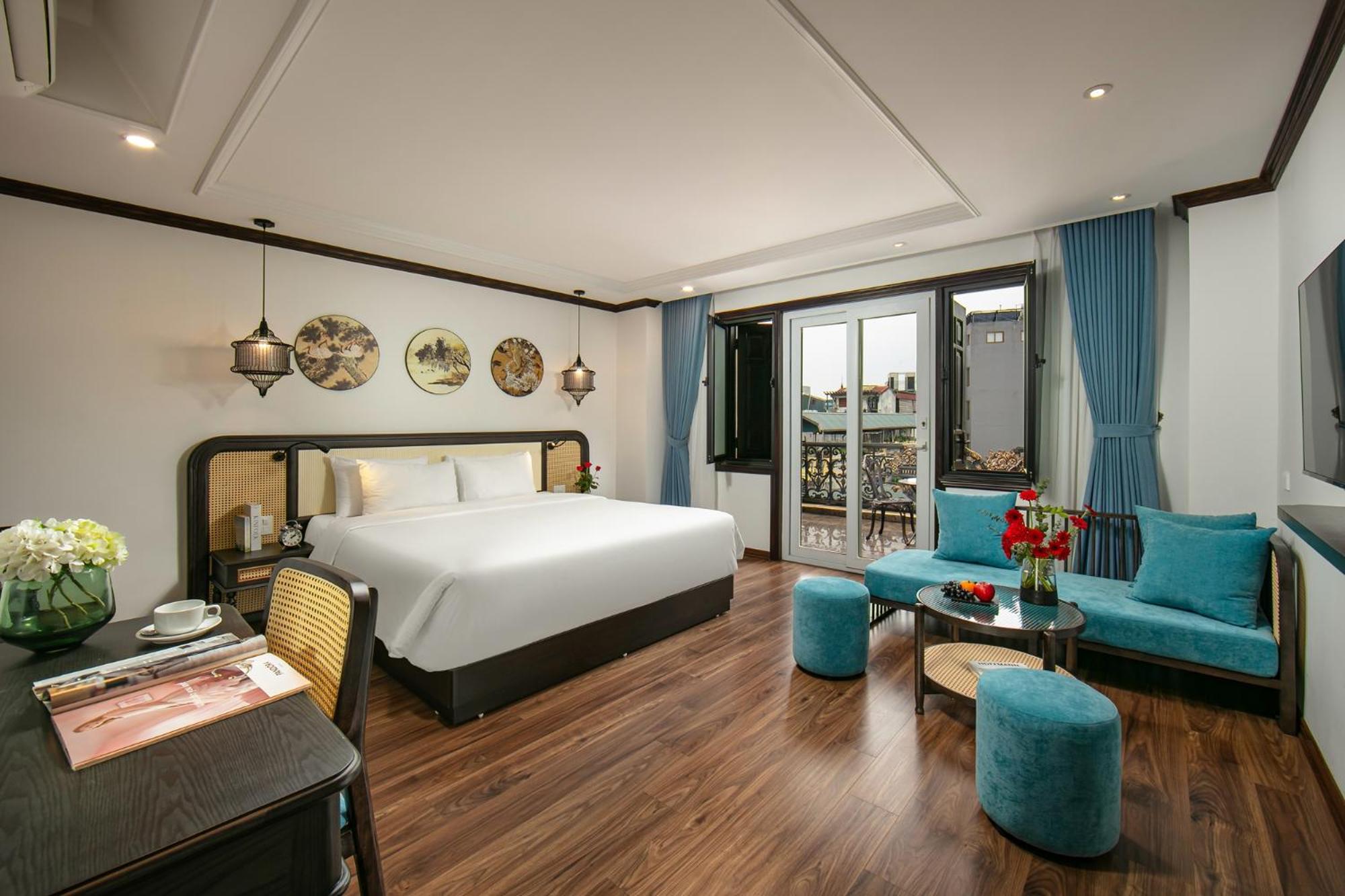 Junior Suite with Balcony