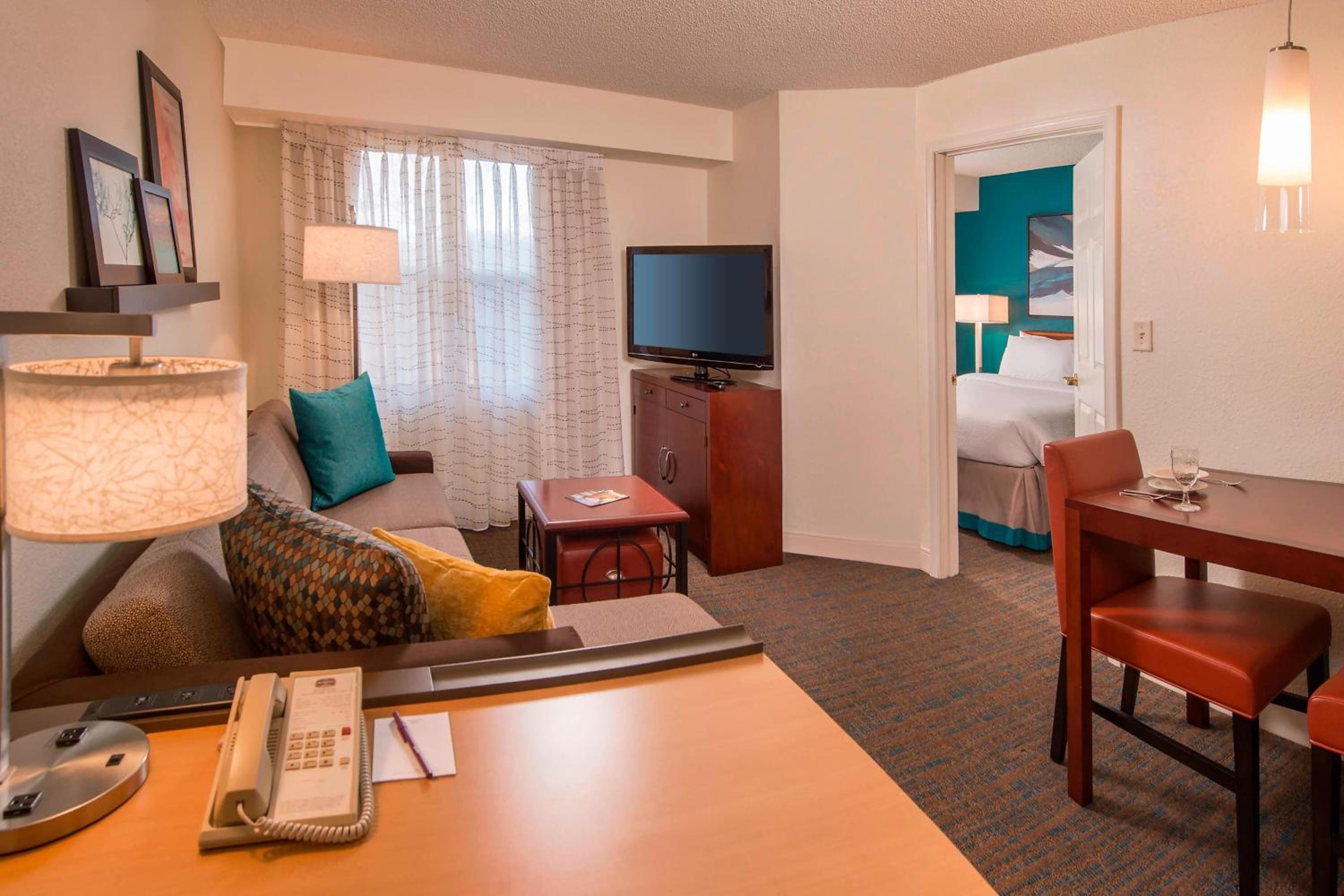 One-Bedroom Suite - Photo 1