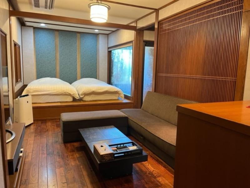 Standard Twin Room with Sofa - Photo 1