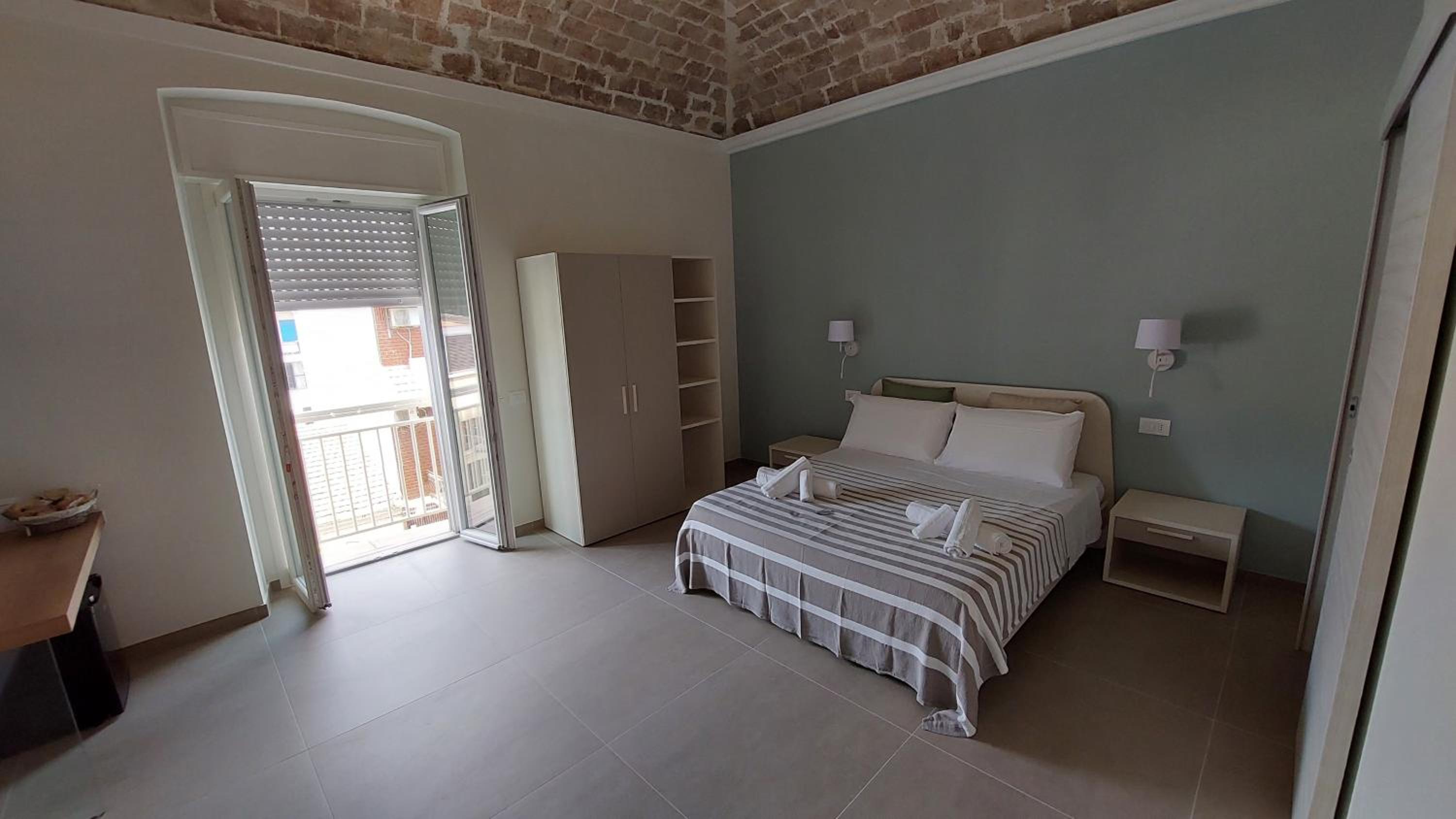 Large Double Room photo 3